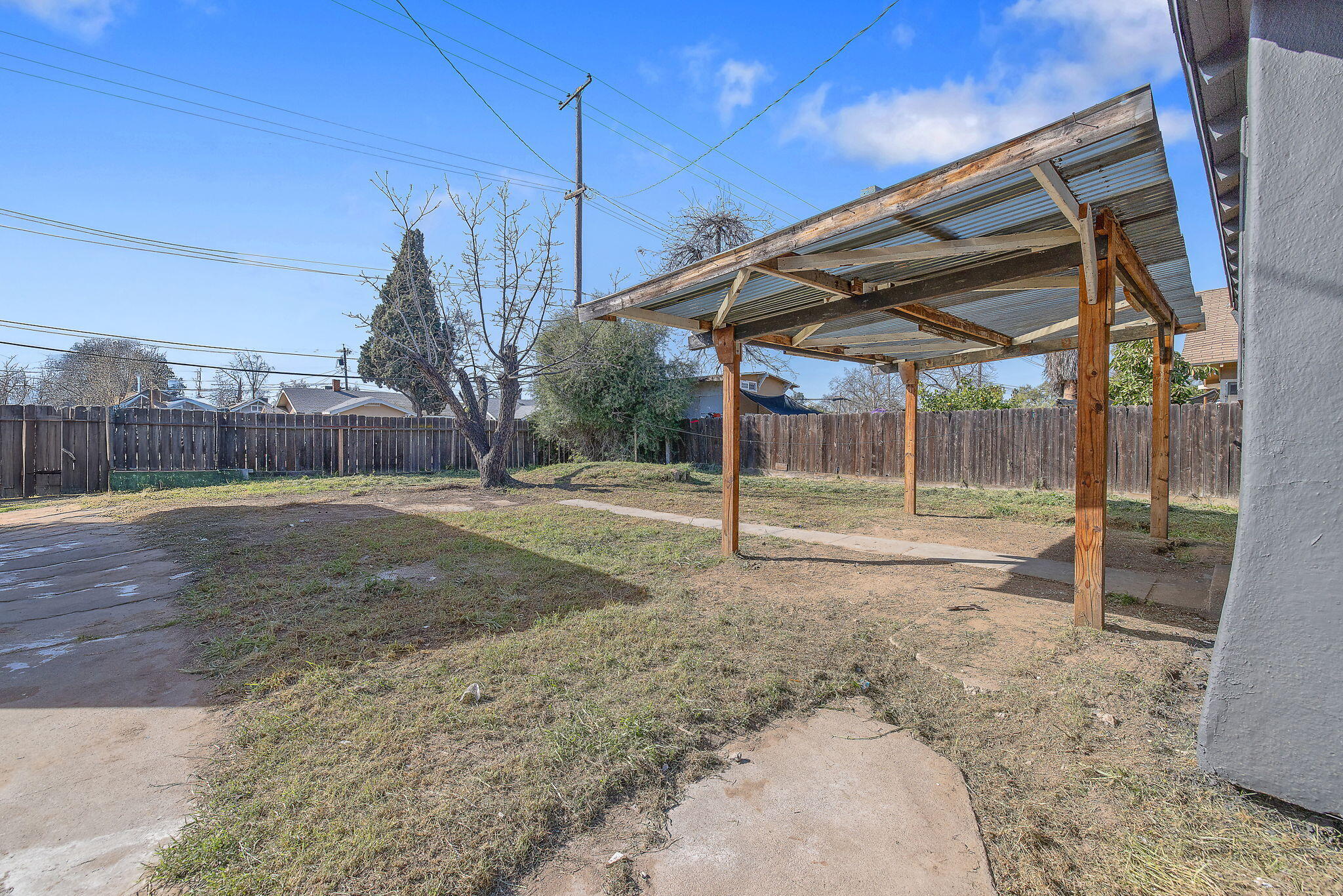 1247 N Ferger Ave, Fresno, CA 93728