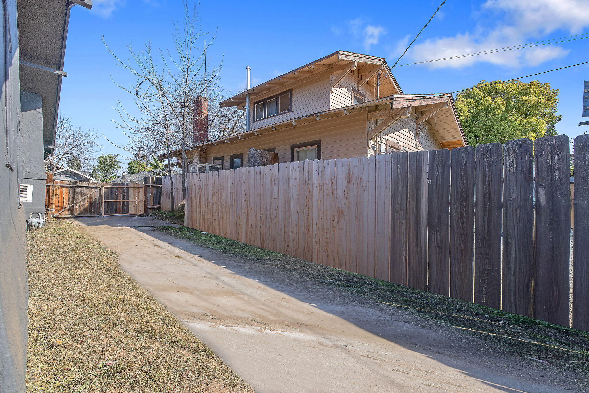 1247 N Ferger Ave, Fresno, CA 93728