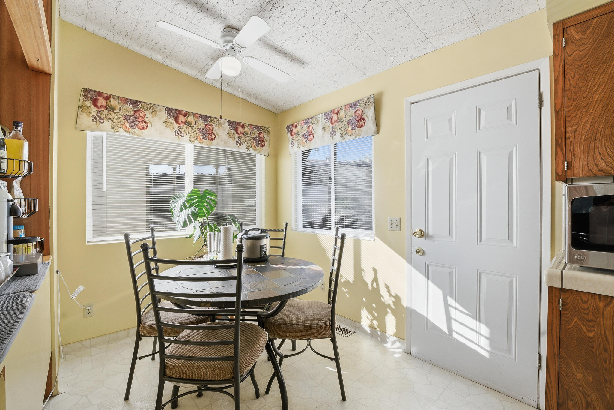 5208 Greenbrier Ave, Bakersfield, CA 93306