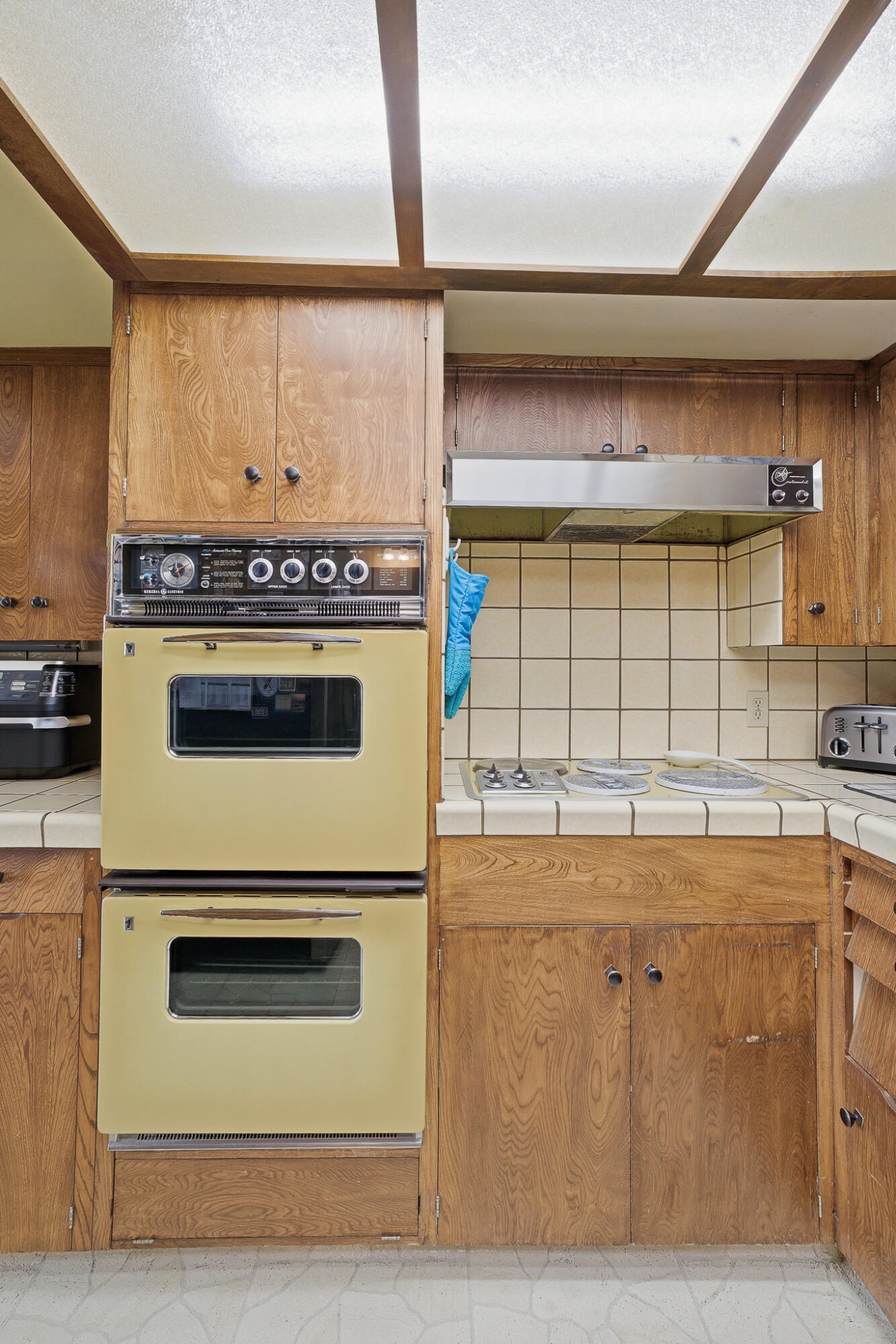 5208 Greenbrier Ave, Bakersfield, CA 93306