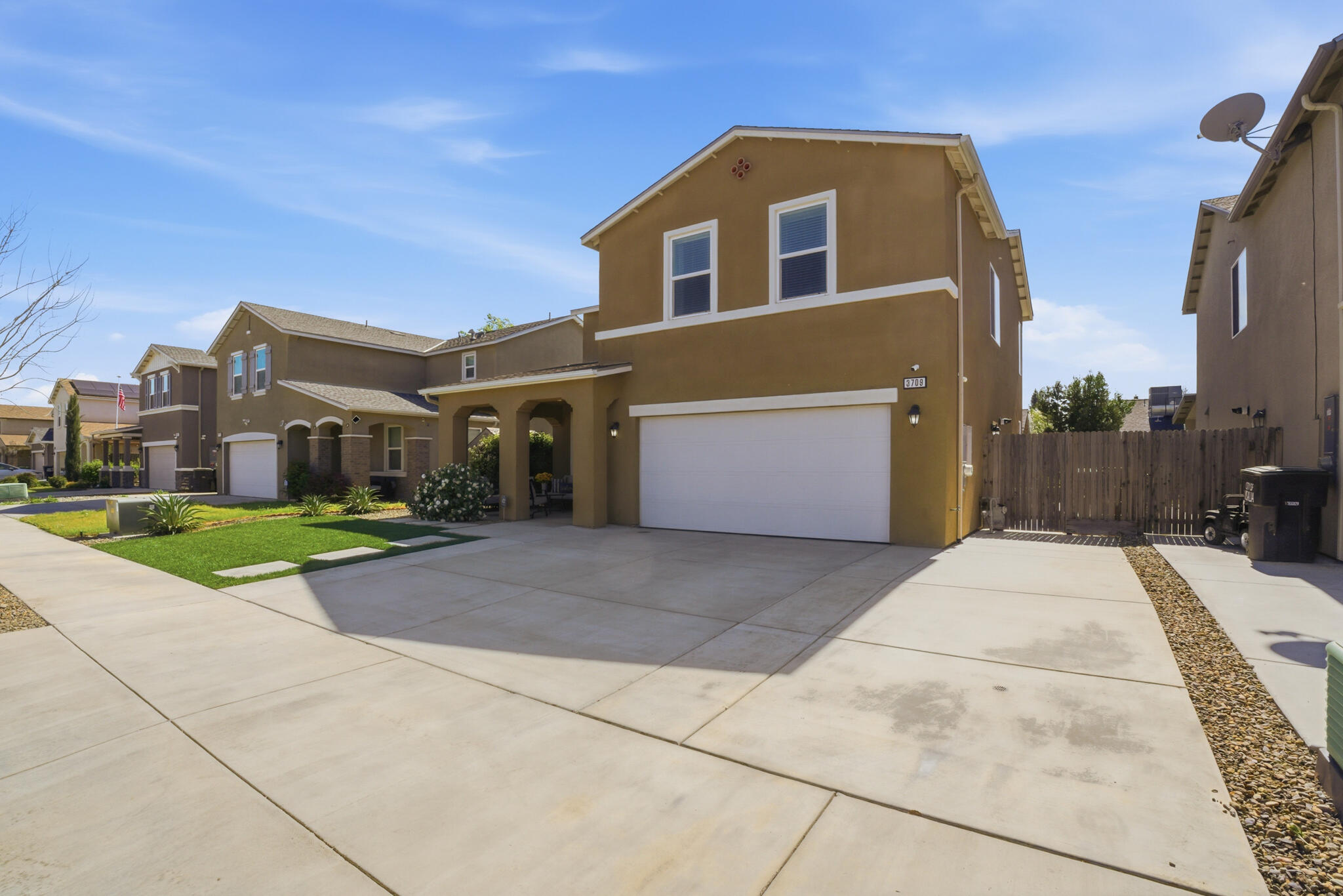 3709 E Cypress Ave, Visalia, CA 93292