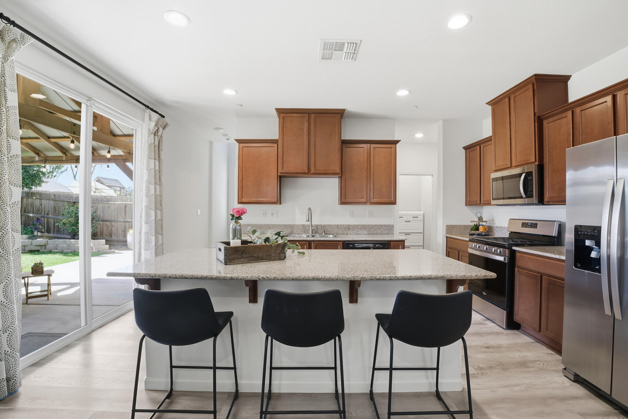 3709 E Cypress Ave, Visalia, CA 93292