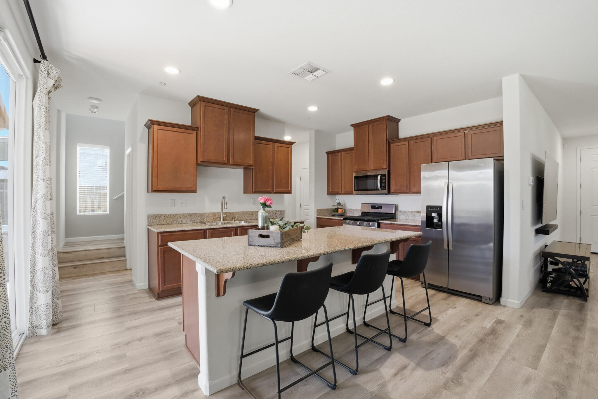 3709 E Cypress Ave, Visalia, CA 93292