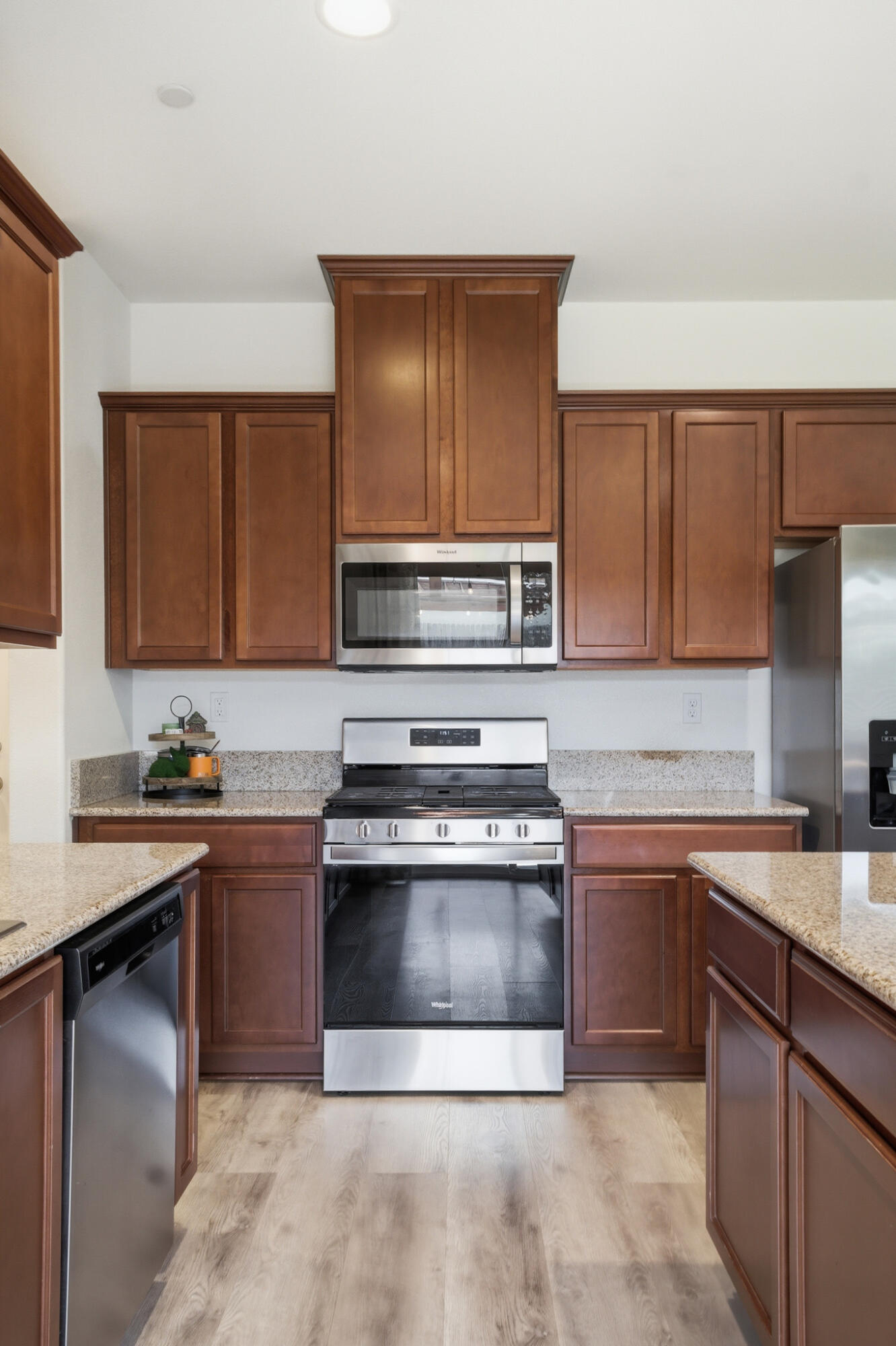 3709 E Cypress Ave, Visalia, CA 93292