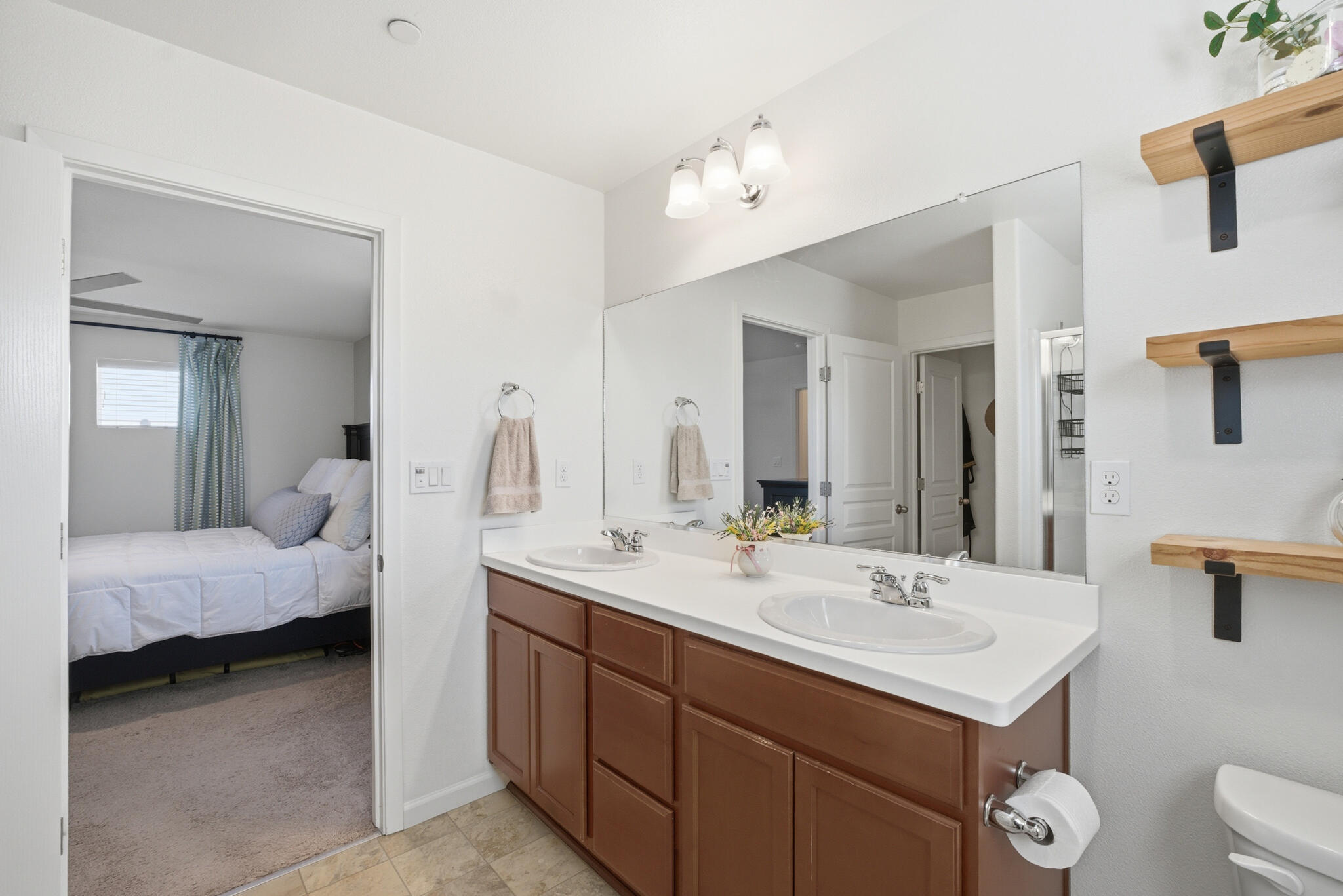 3709 E Cypress Ave, Visalia, CA 93292