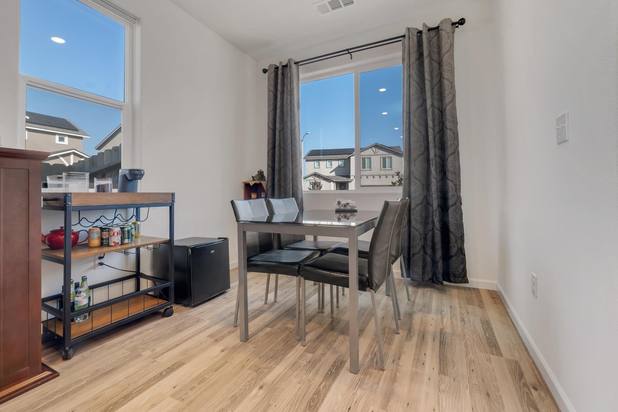 2207 S Crumal St, Visalia, CA 93292