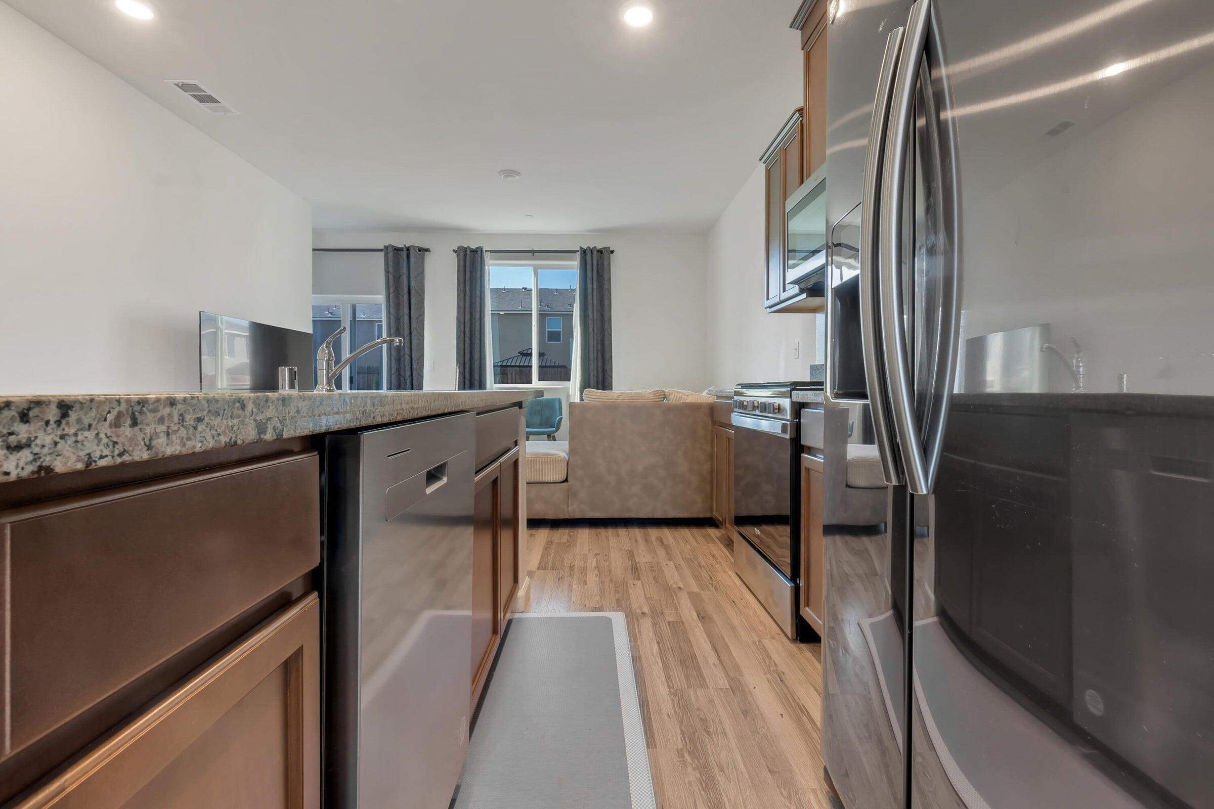 2207 S Crumal St, Visalia, CA 93292