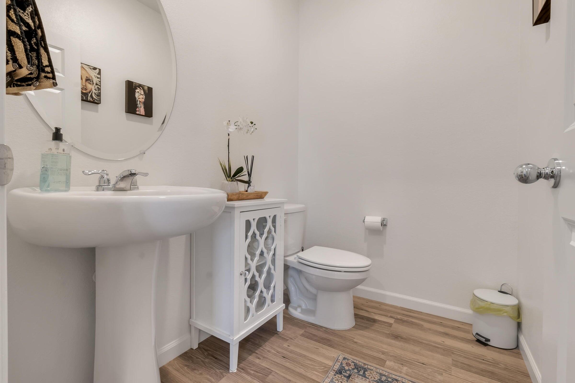 2207 S Crumal St, Visalia, CA 93292