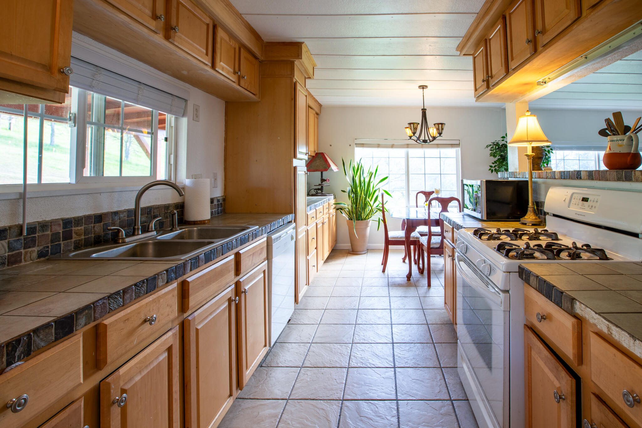 49980 Daffodil Ln, Yokuts Valley, CA 93675