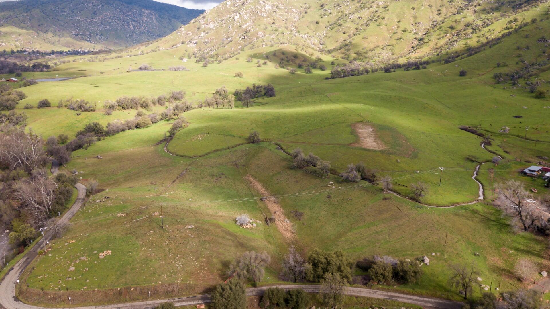 33819 Globe Dr, Springville, CA 93265