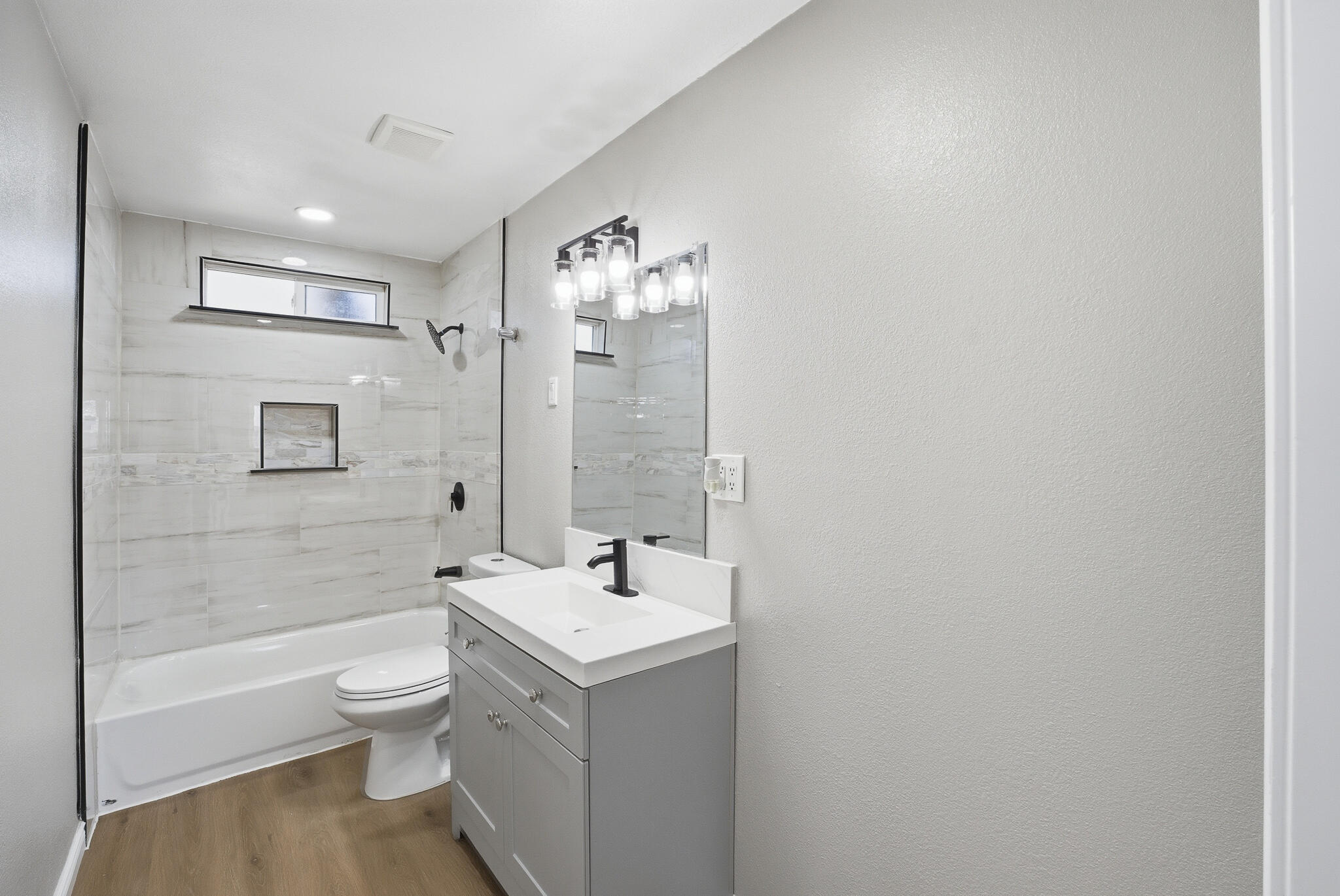 10198 Heath St, Hanford, CA 93230