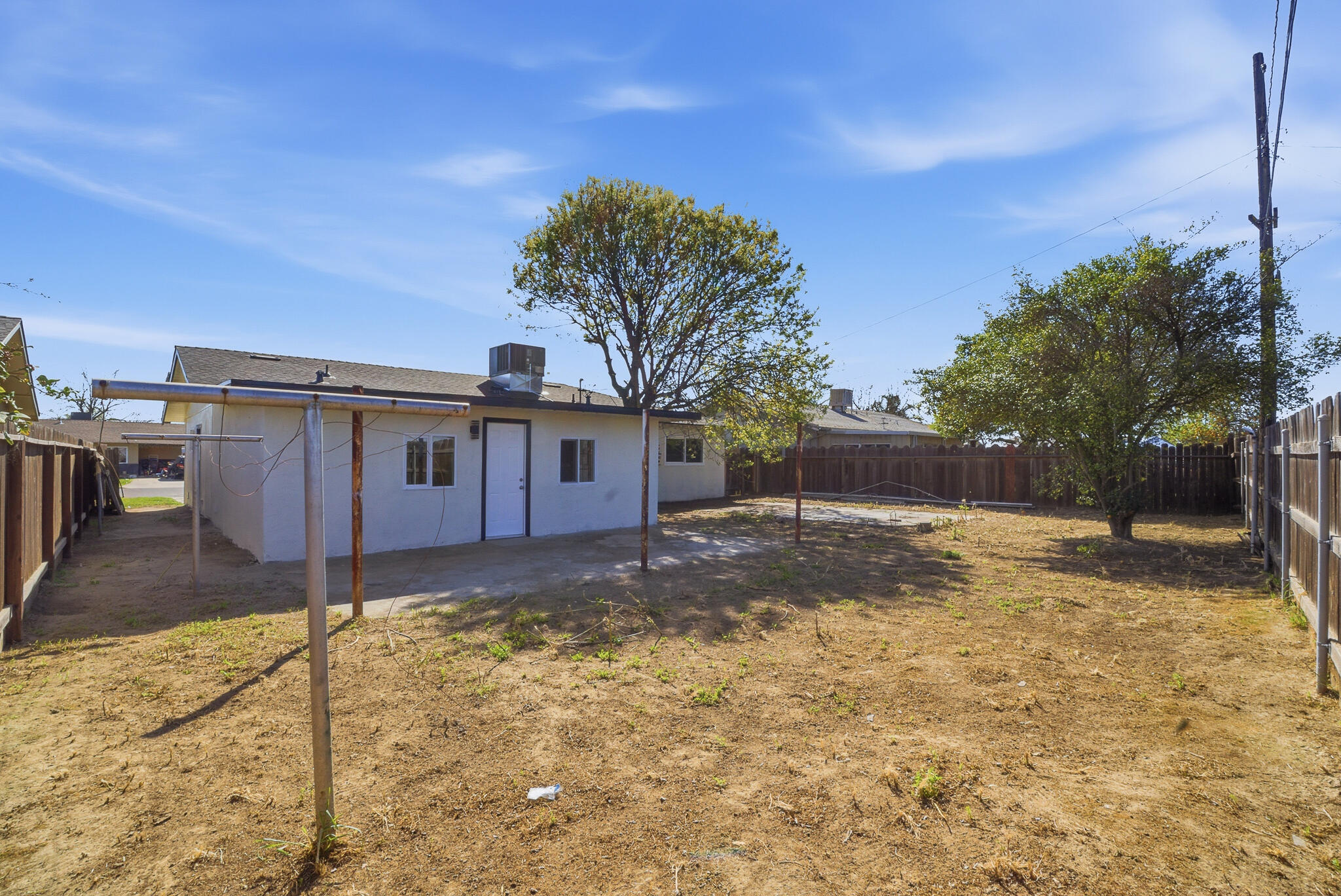 10198 Heath St, Hanford, CA 93230