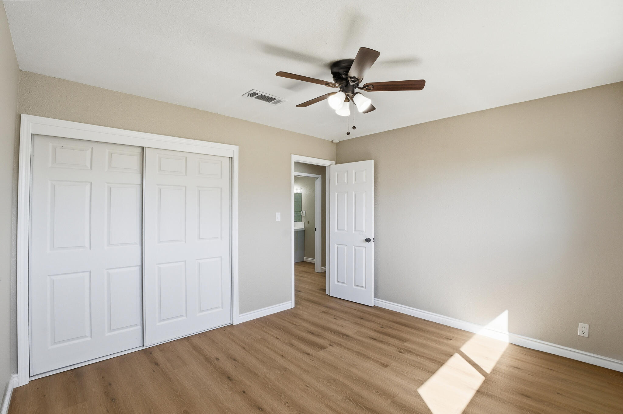 10198 Heath St, Hanford, CA 93230