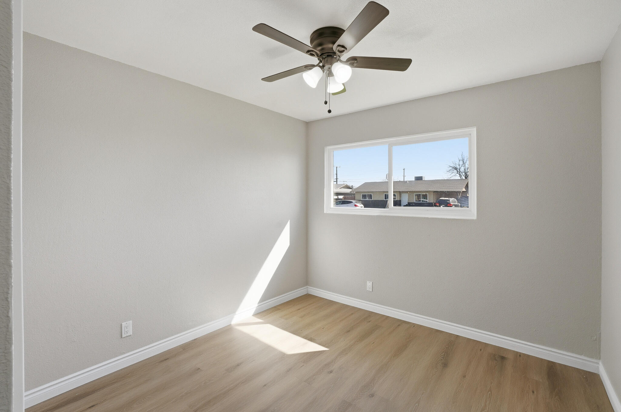 10198 Heath St, Hanford, CA 93230