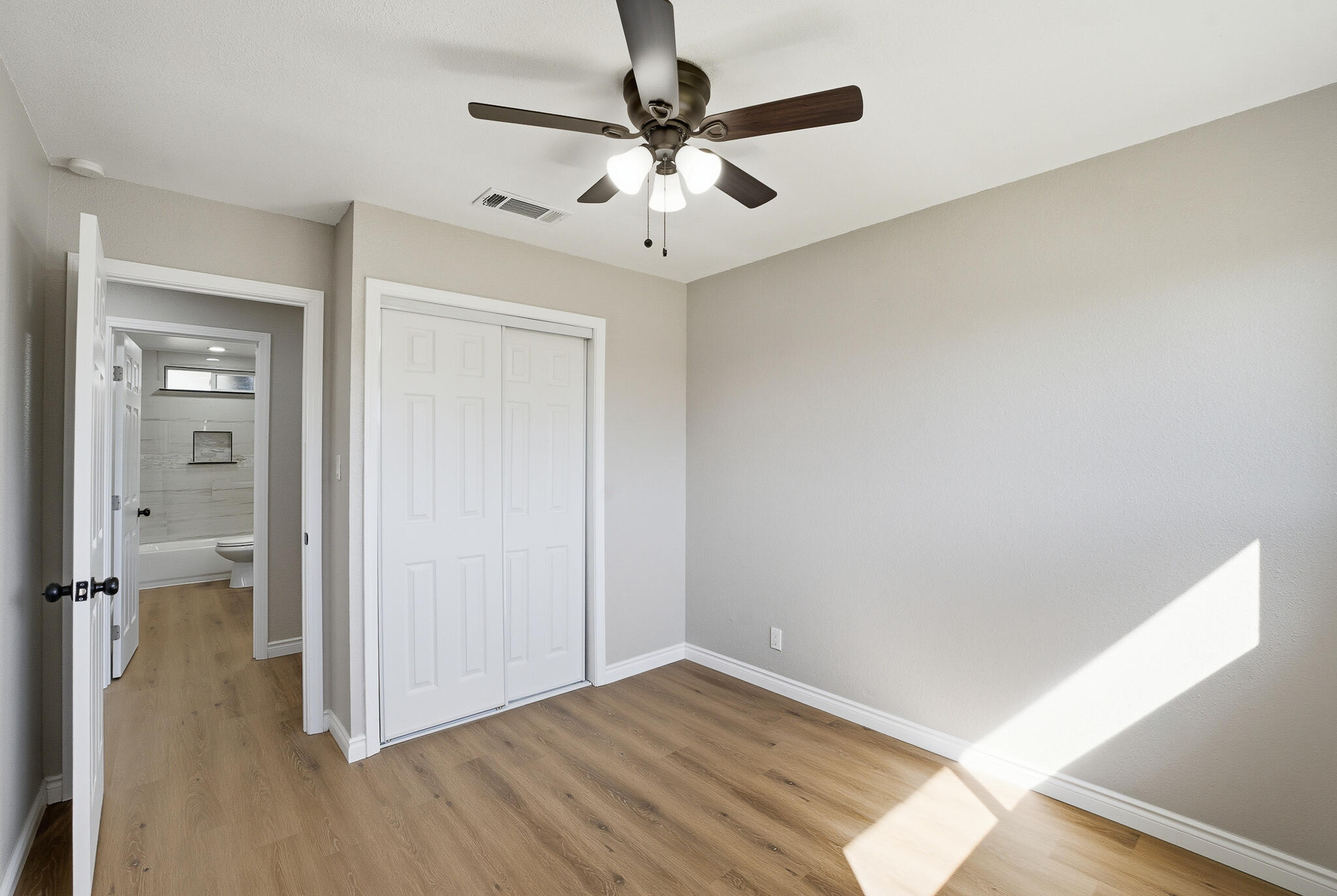 10198 Heath St, Hanford, CA 93230