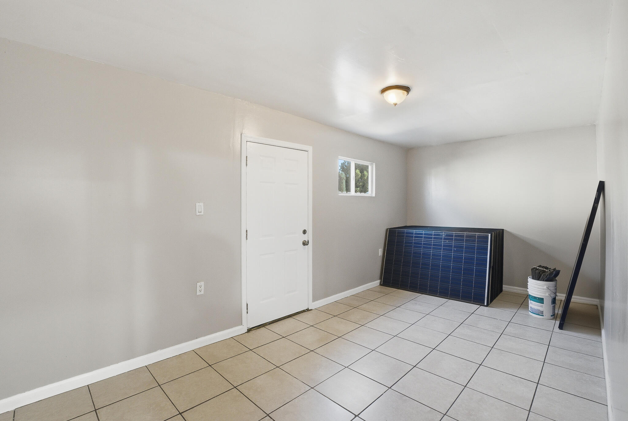 10198 Heath St, Hanford, CA 93230