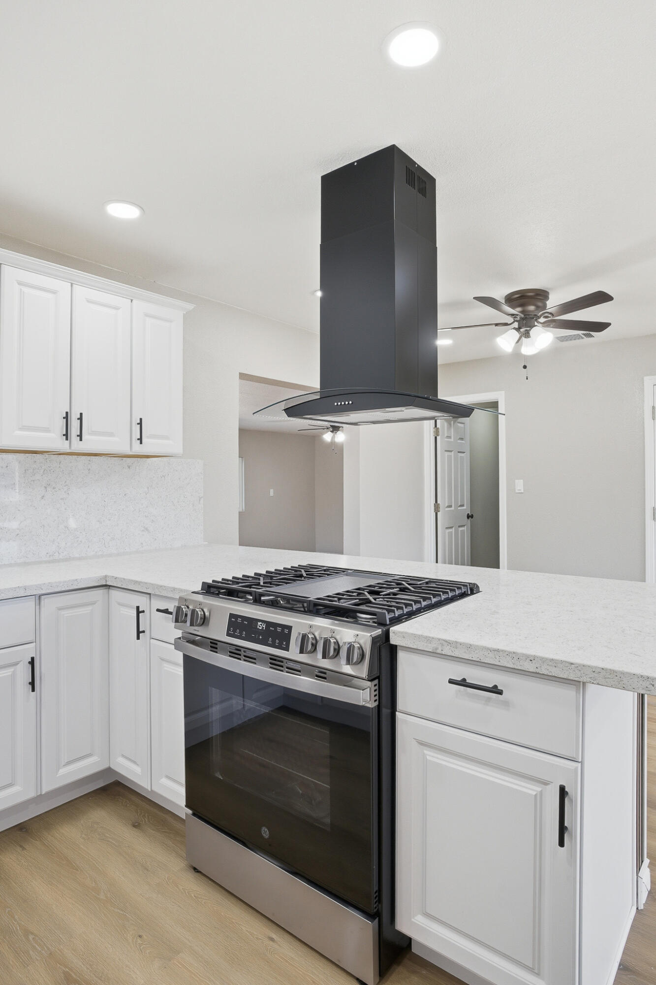 10198 Heath St, Hanford, CA 93230