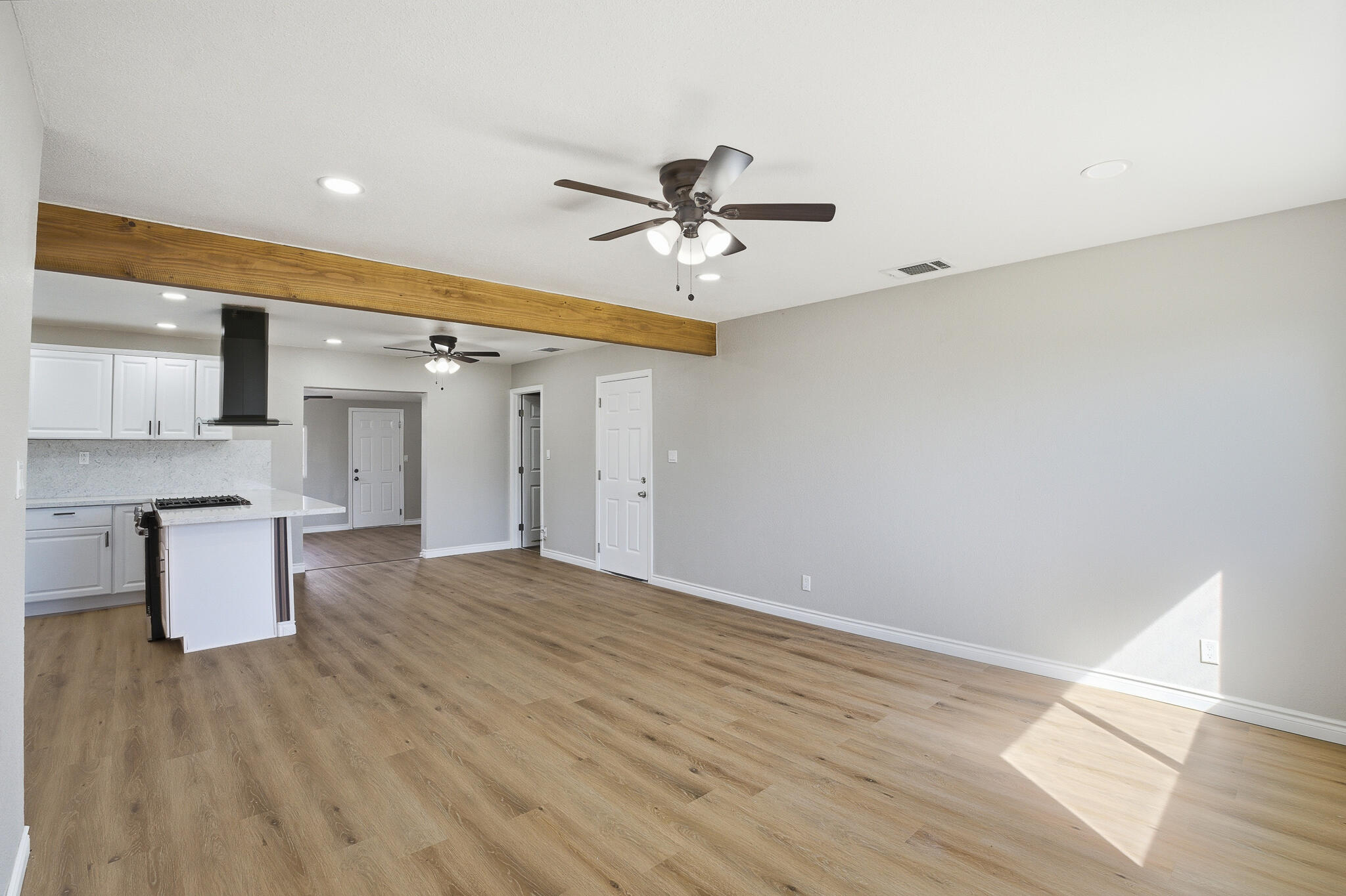 10198 Heath St, Hanford, CA 93230