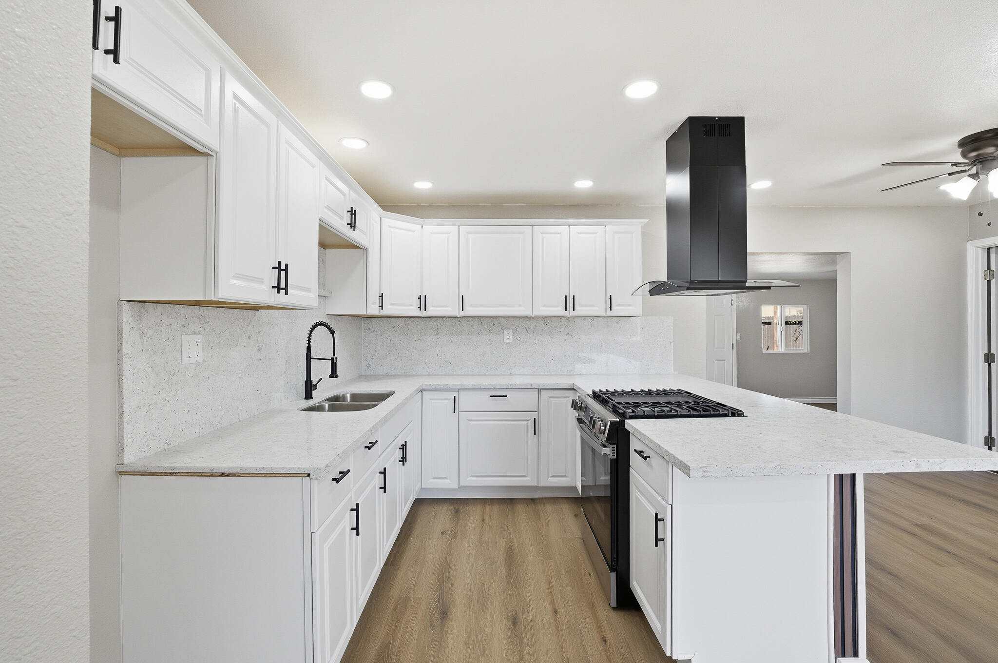 10198 Heath St, Hanford, CA 93230