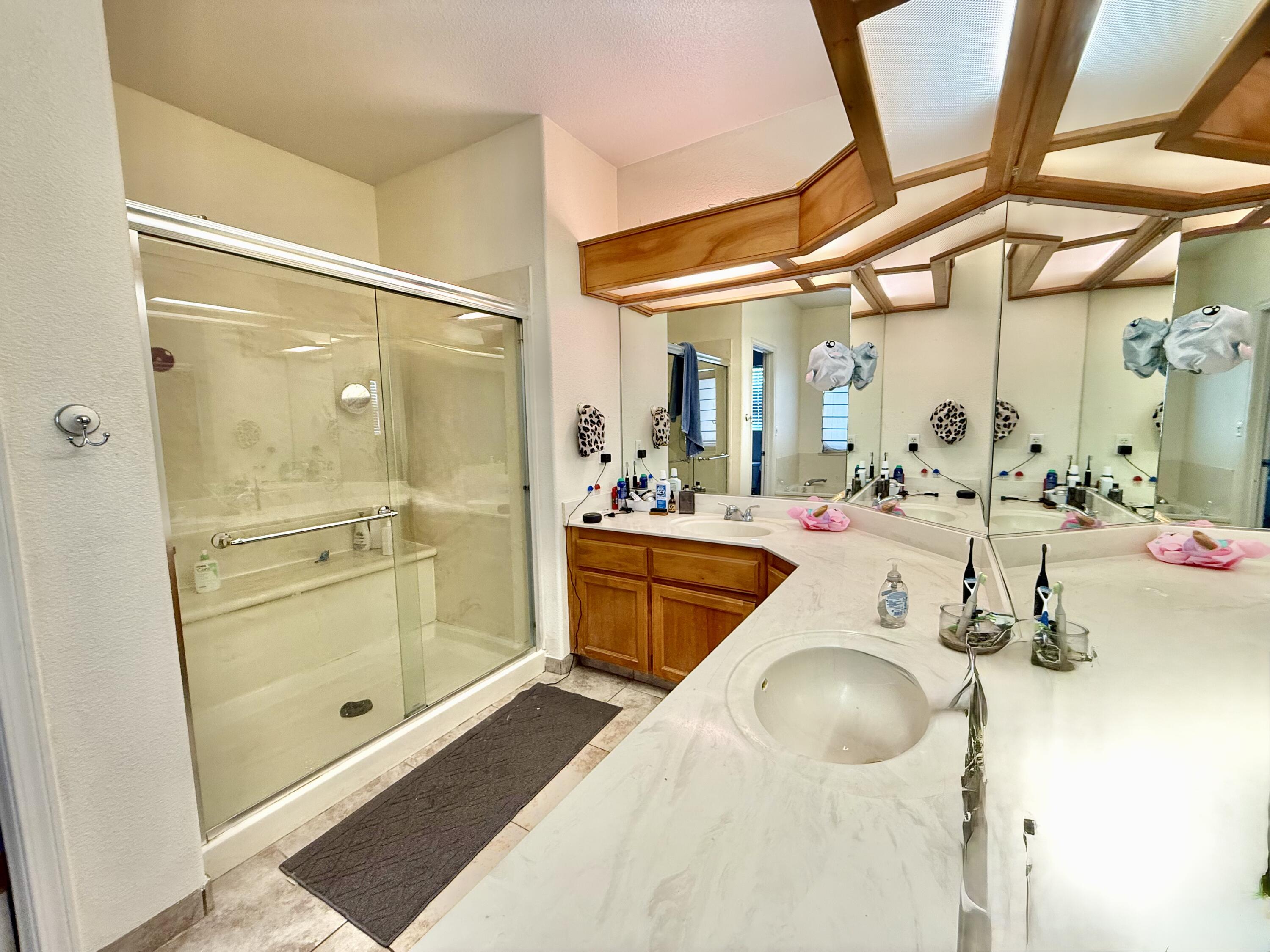 1304 N Birch St, Porterville, CA 93257