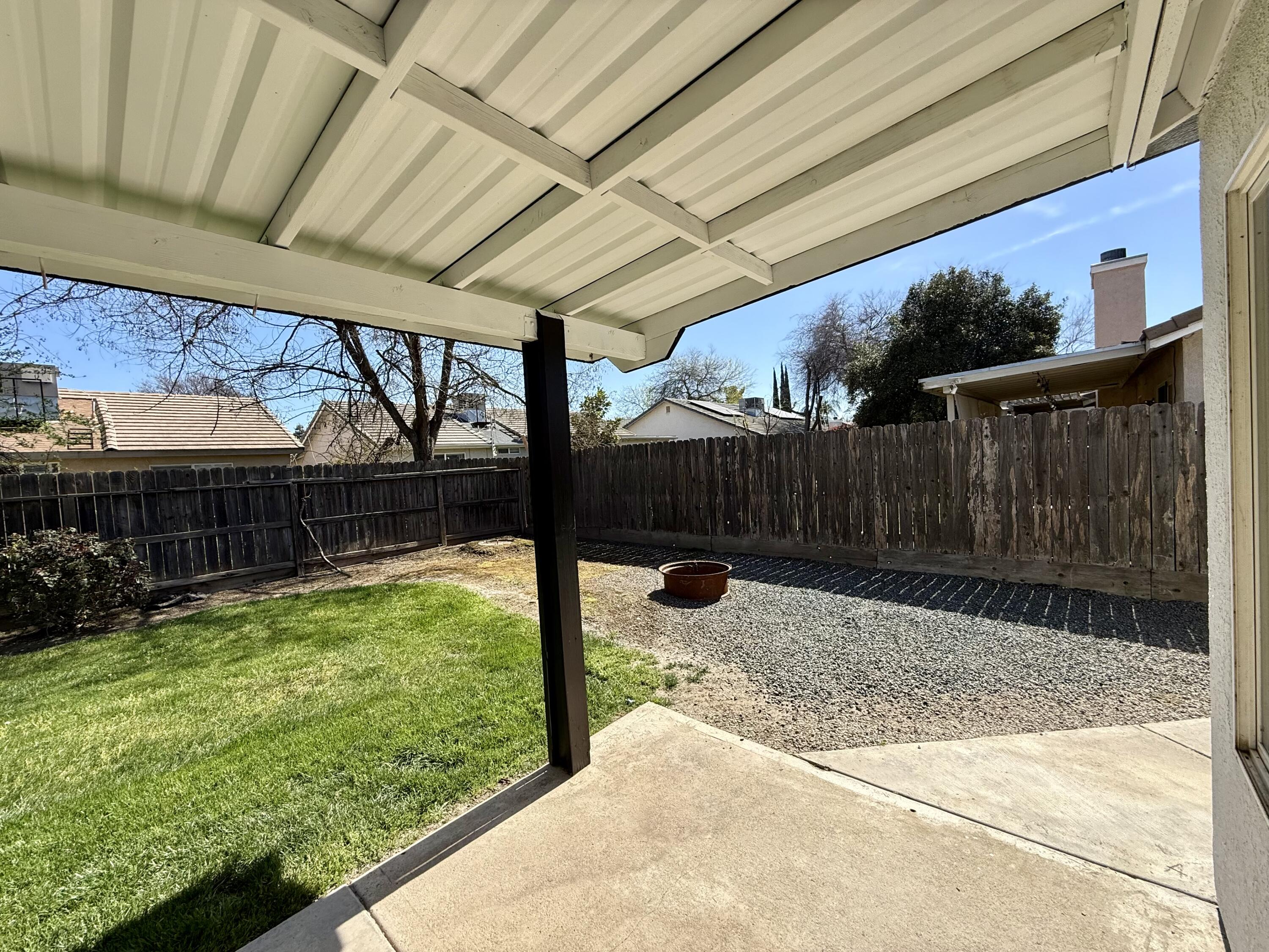 1304 N Birch St, Porterville, CA 93257