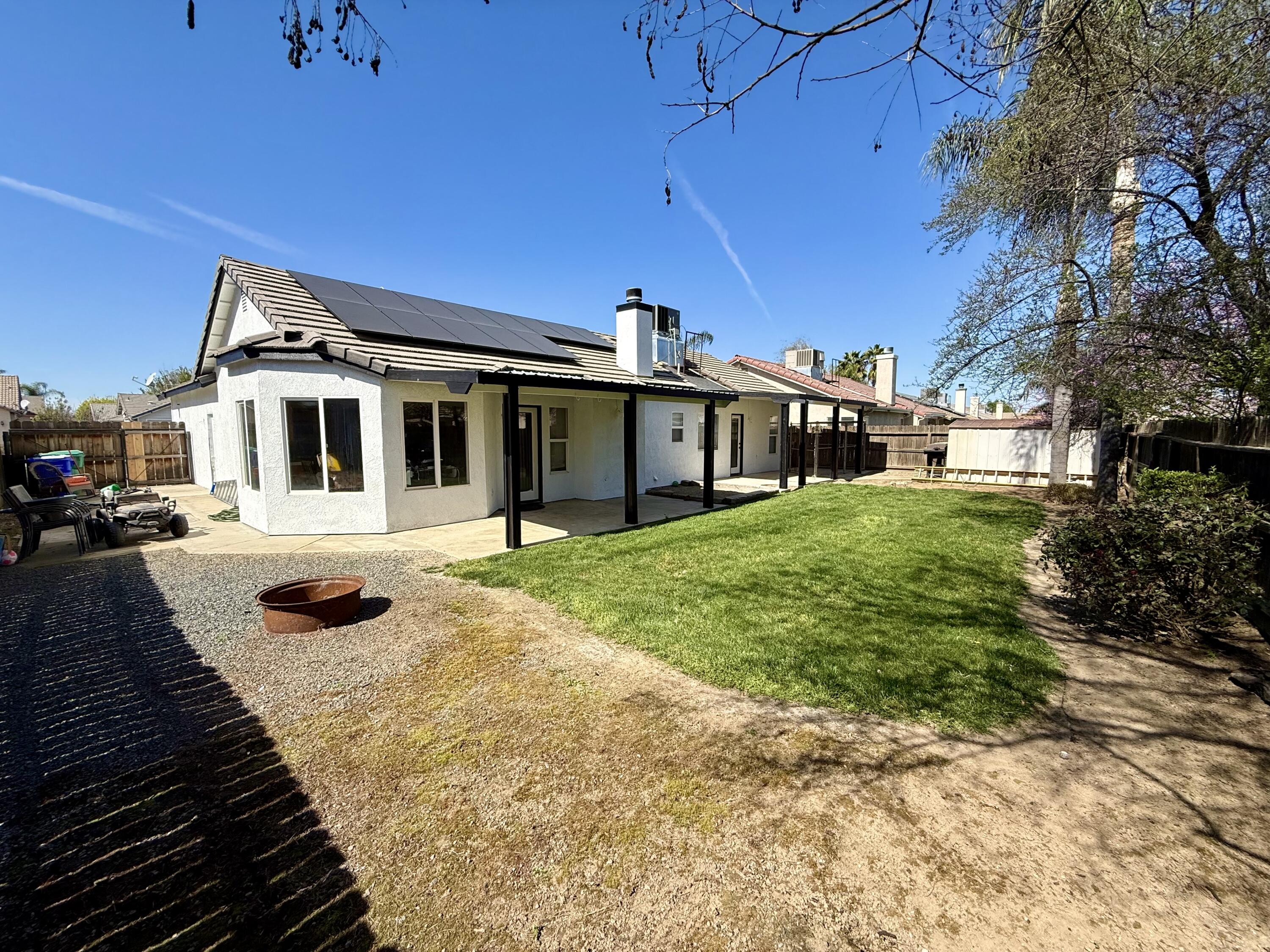 1304 N Birch St, Porterville, CA 93257