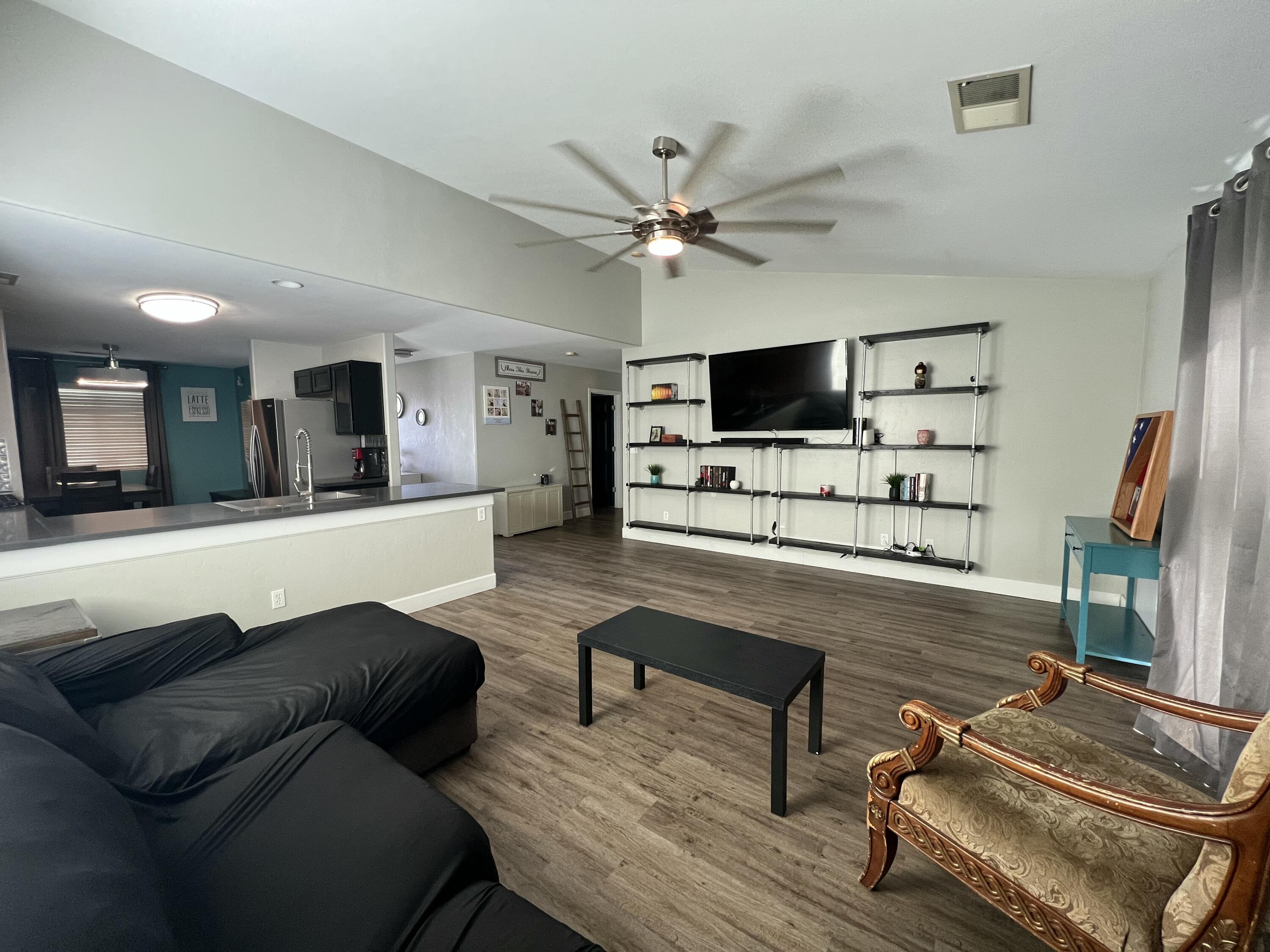 4333 E Vista Ave, Visalia, CA 93292