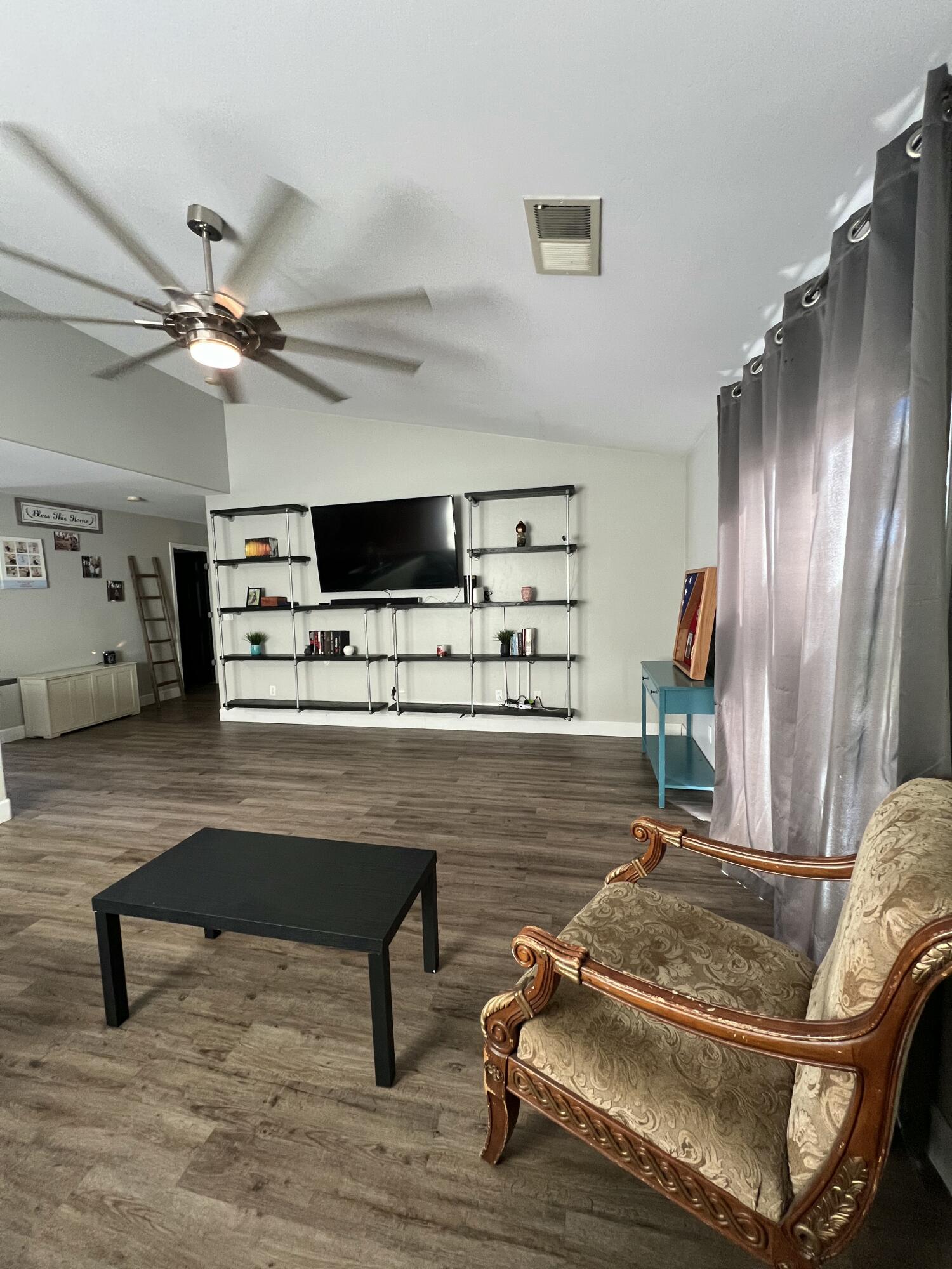 4333 E Vista Ave, Visalia, CA 93292