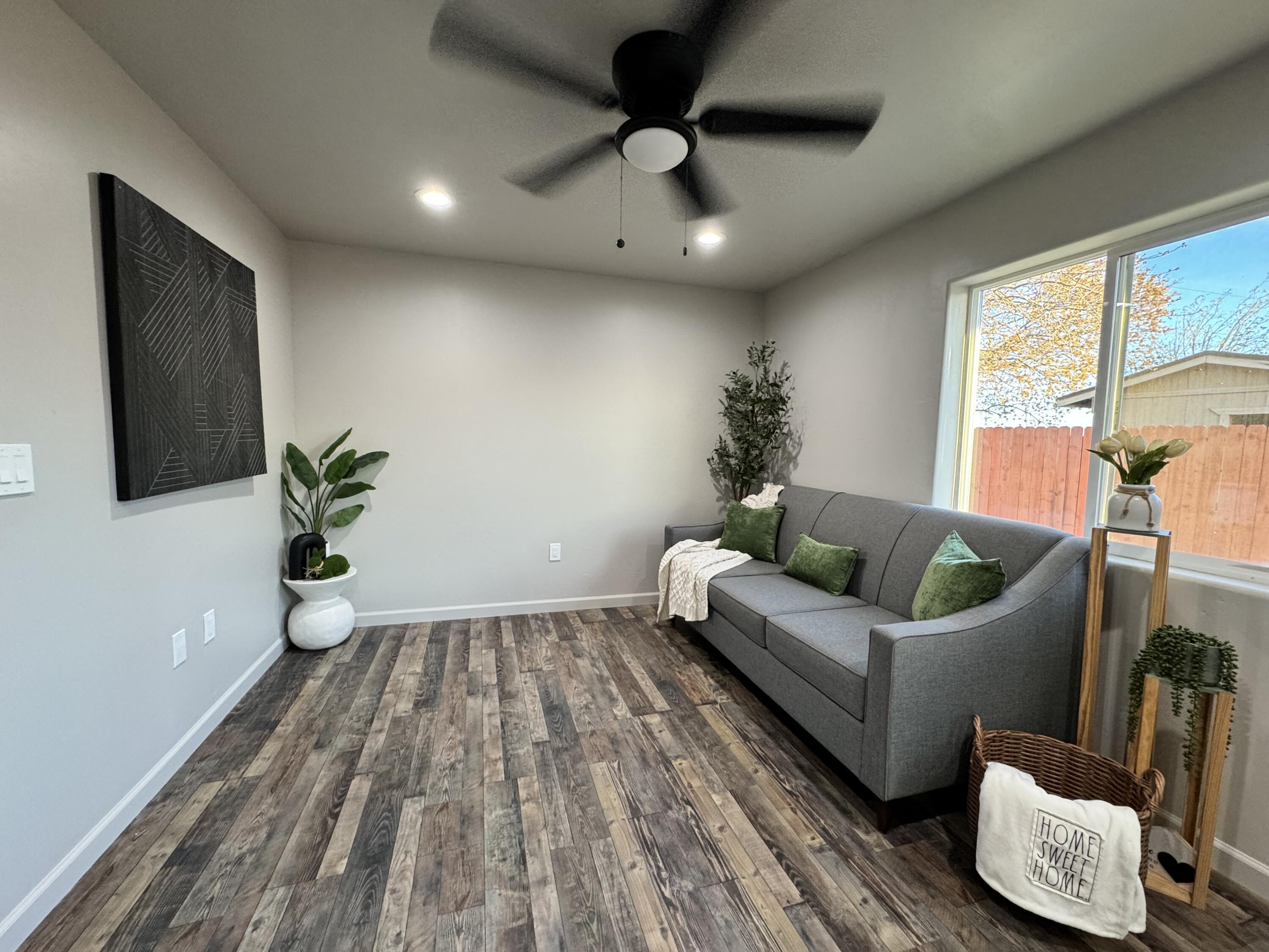 177 S Callison Rd, Tipton, CA 93272