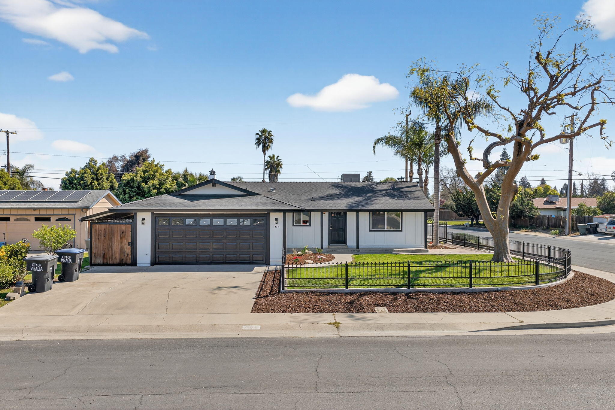 104 N Crumal St, Visalia, CA 93292