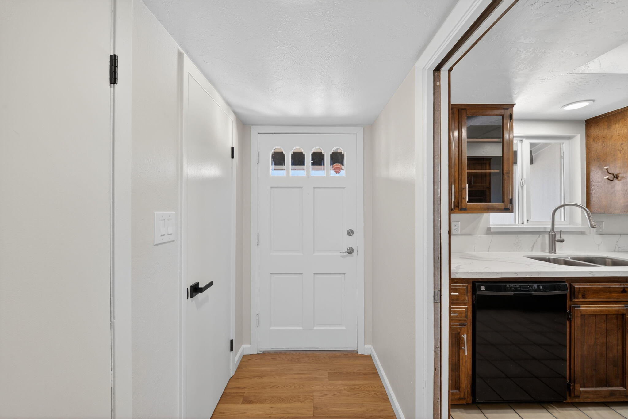 104 N Crumal St, Visalia, CA 93292