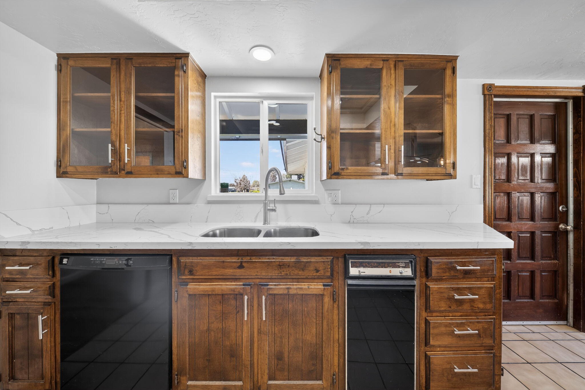 104 N Crumal St, Visalia, CA 93292