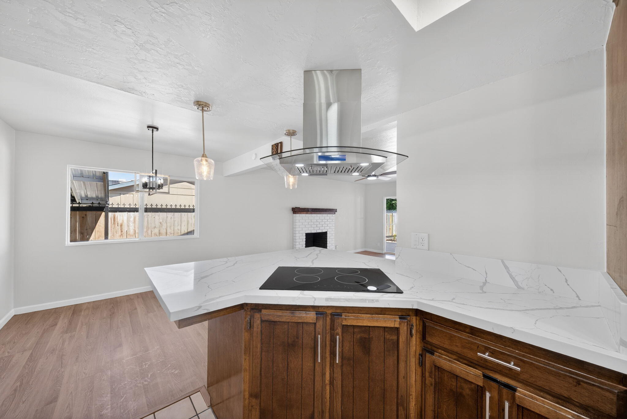 104 N Crumal St, Visalia, CA 93292