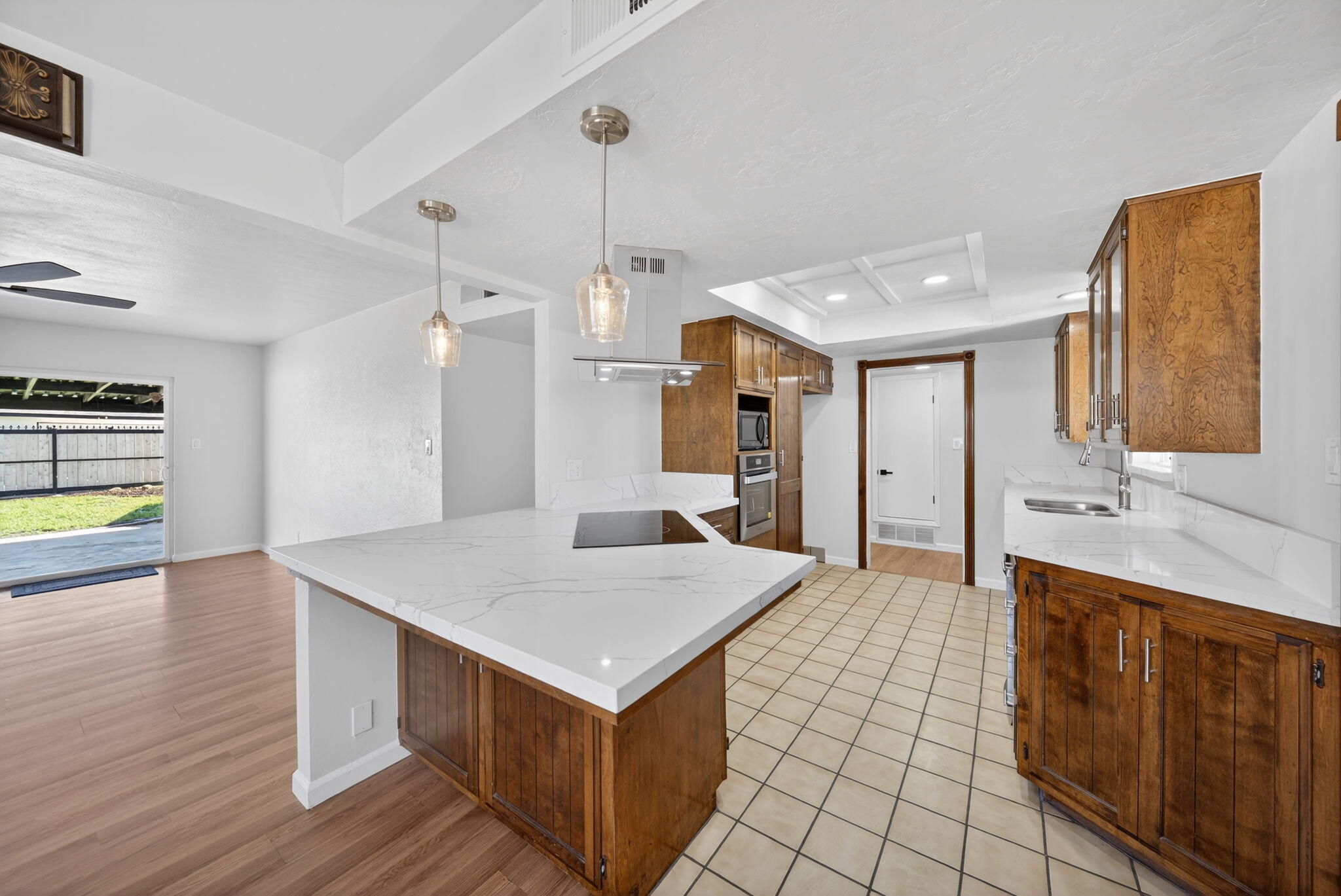 104 N Crumal St, Visalia, CA 93292