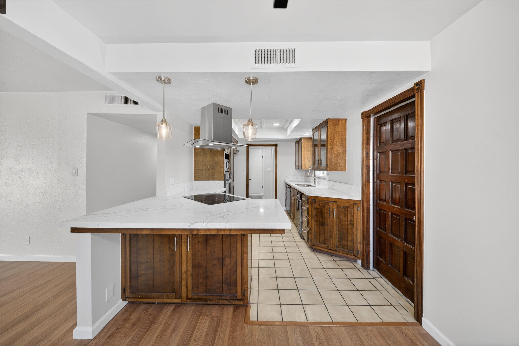 104 N Crumal St, Visalia, CA 93292