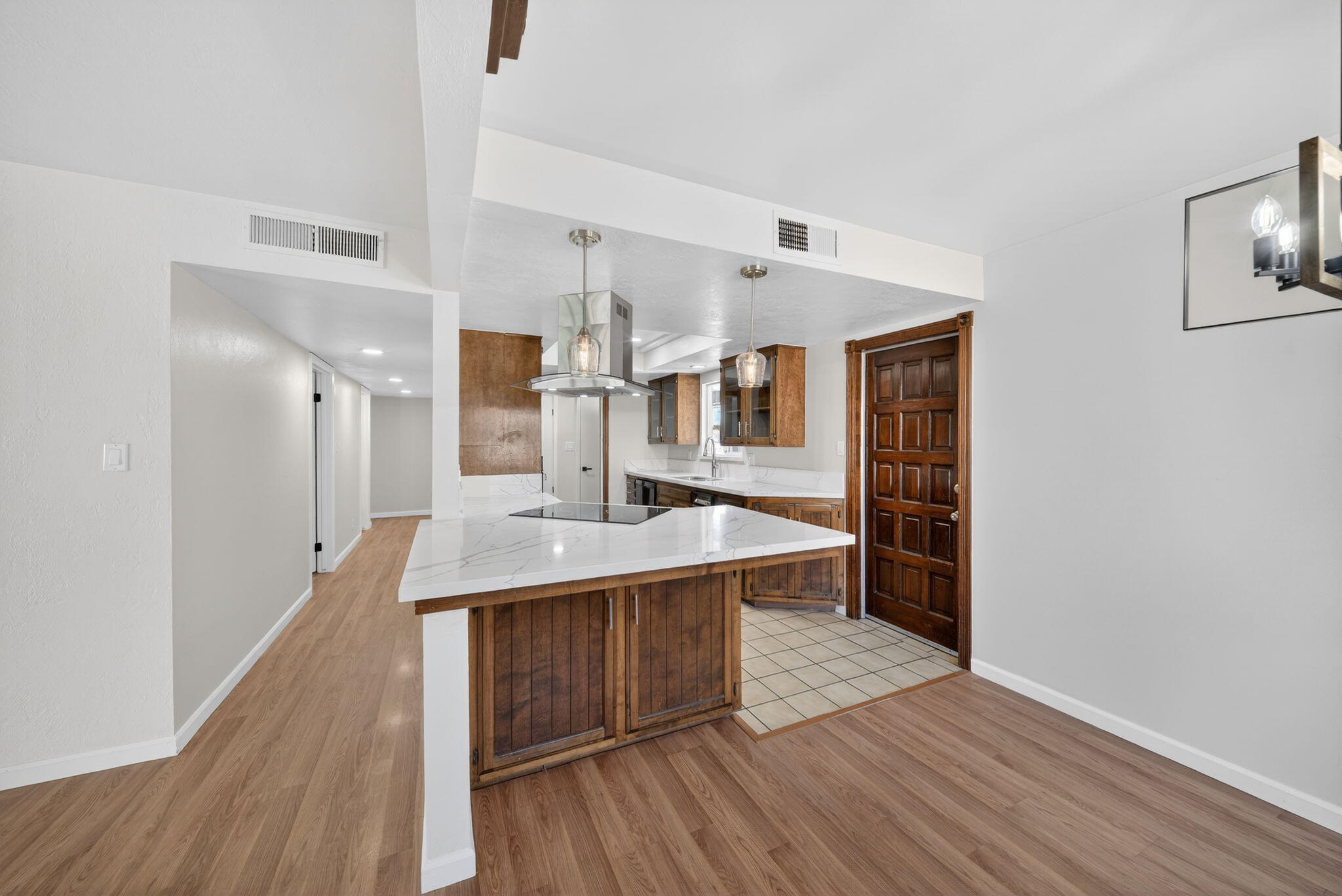 104 N Crumal St, Visalia, CA 93292