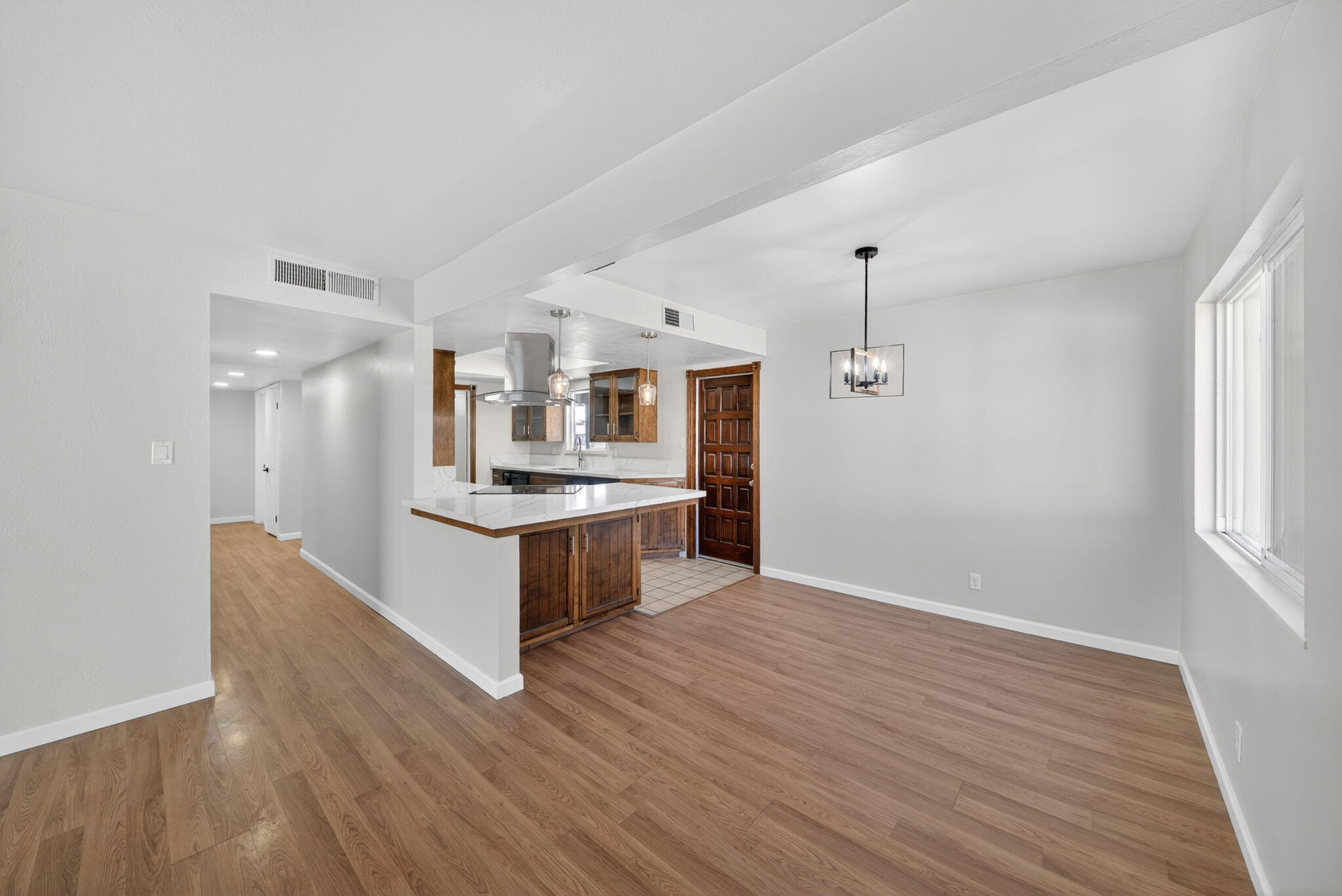 104 N Crumal St, Visalia, CA 93292