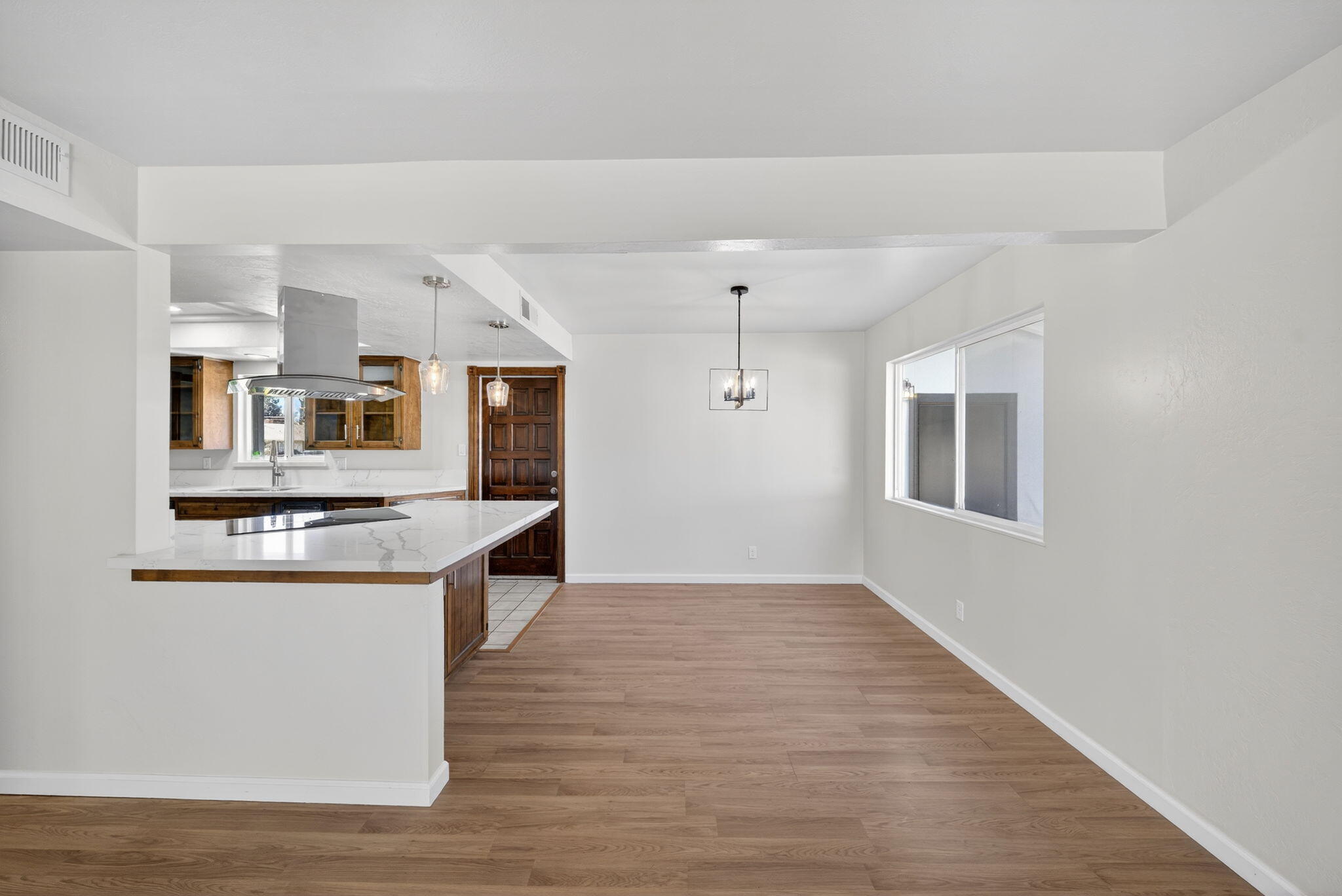 104 N Crumal St, Visalia, CA 93292