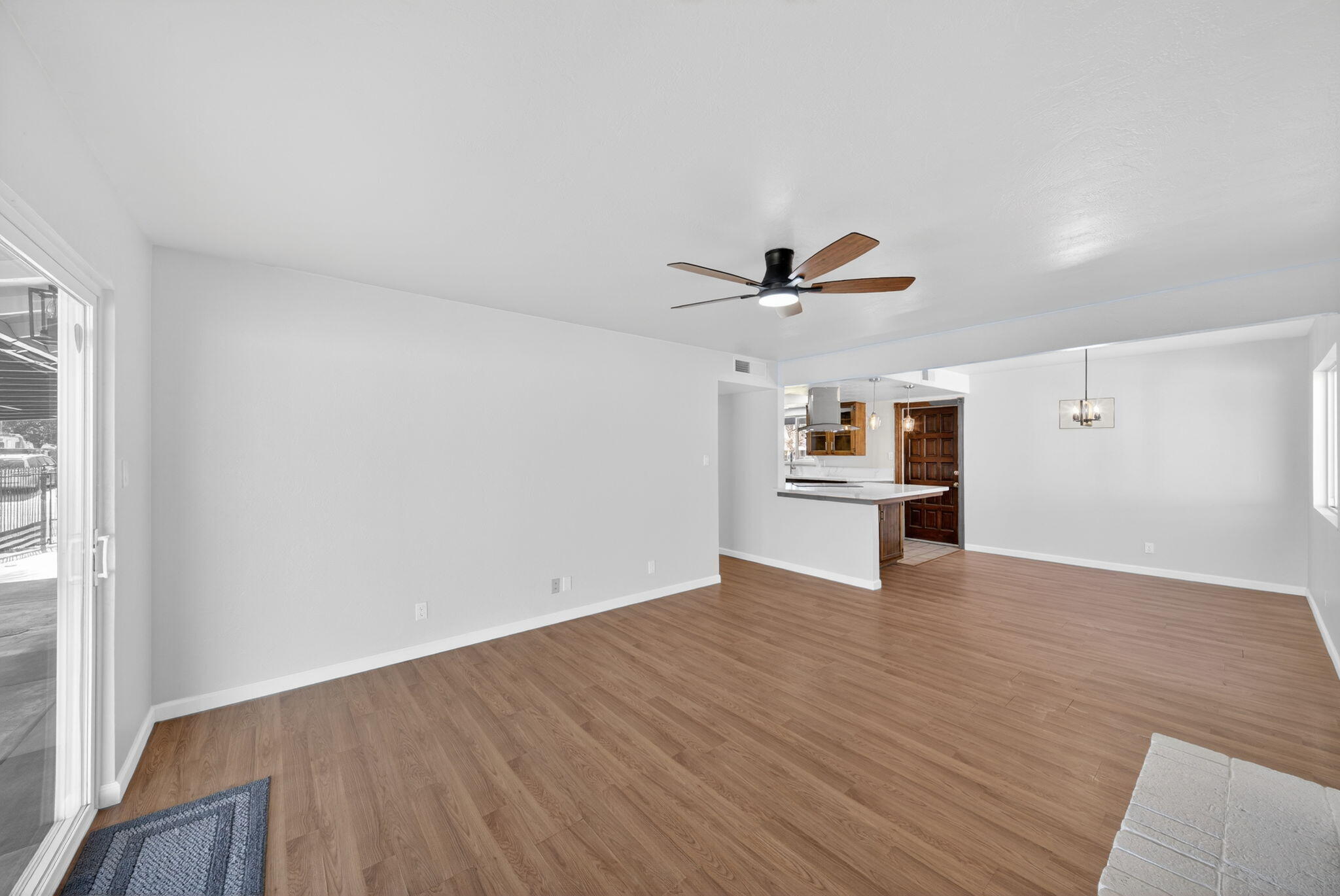 104 N Crumal St, Visalia, CA 93292