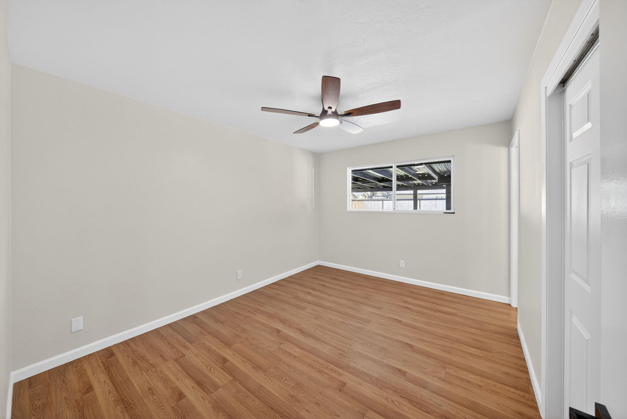 104 N Crumal St, Visalia, CA 93292