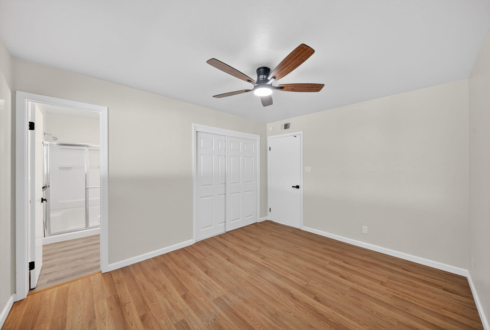 104 N Crumal St, Visalia, CA 93292