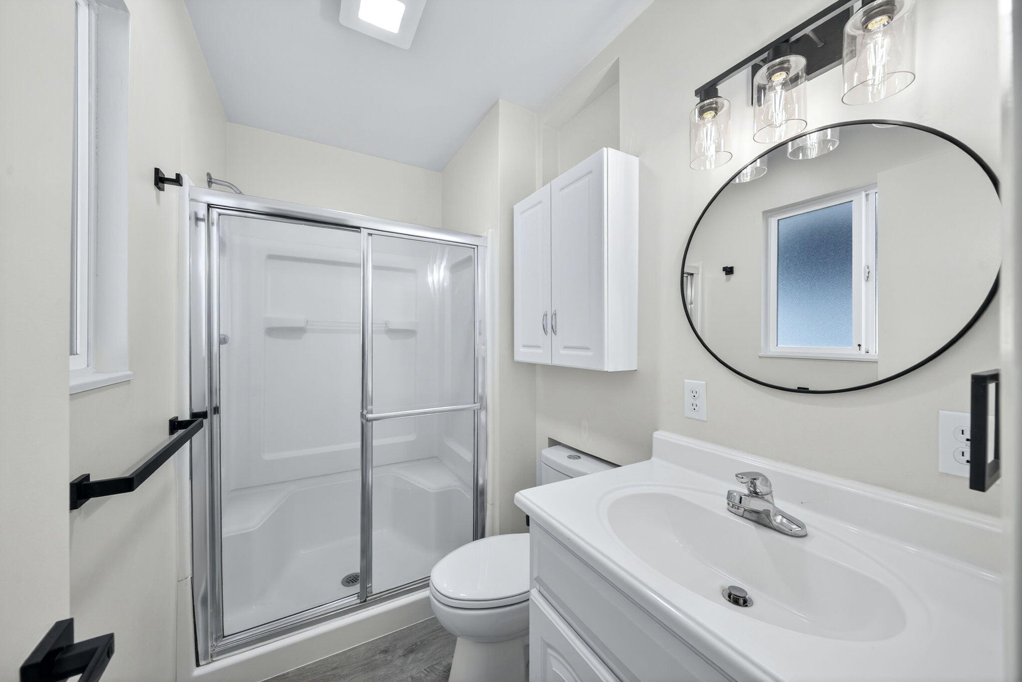 104 N Crumal St, Visalia, CA 93292