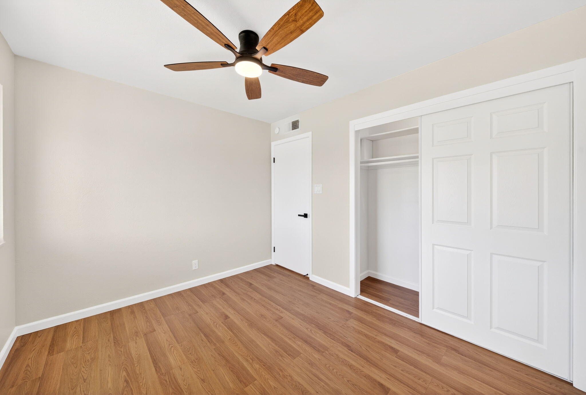 104 N Crumal St, Visalia, CA 93292