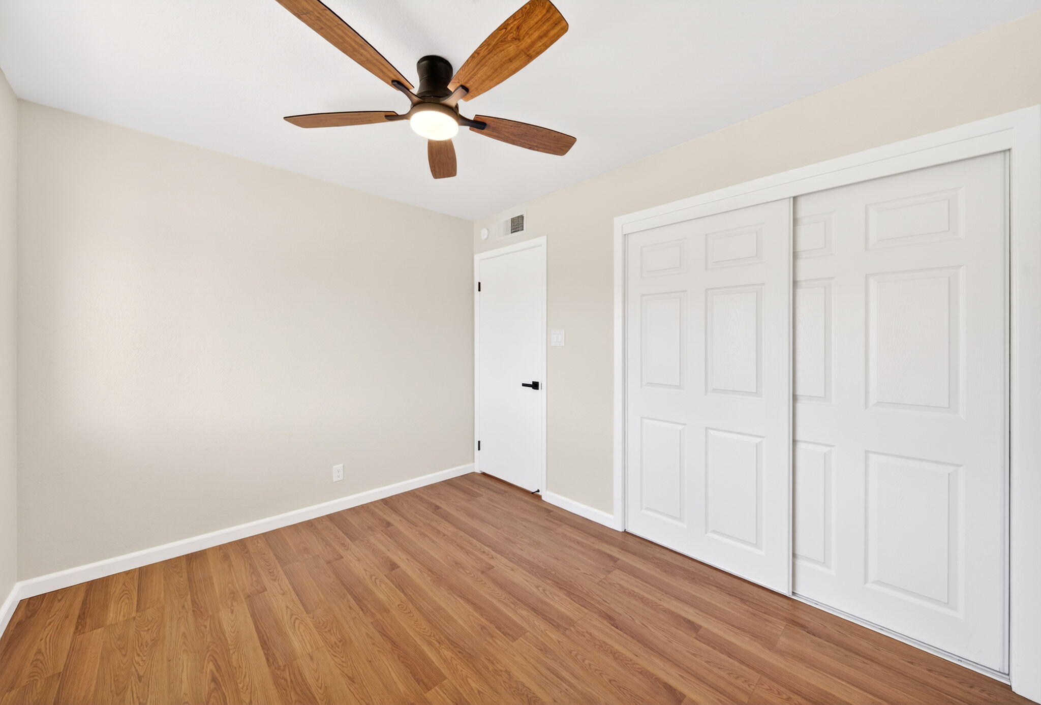 104 N Crumal St, Visalia, CA 93292