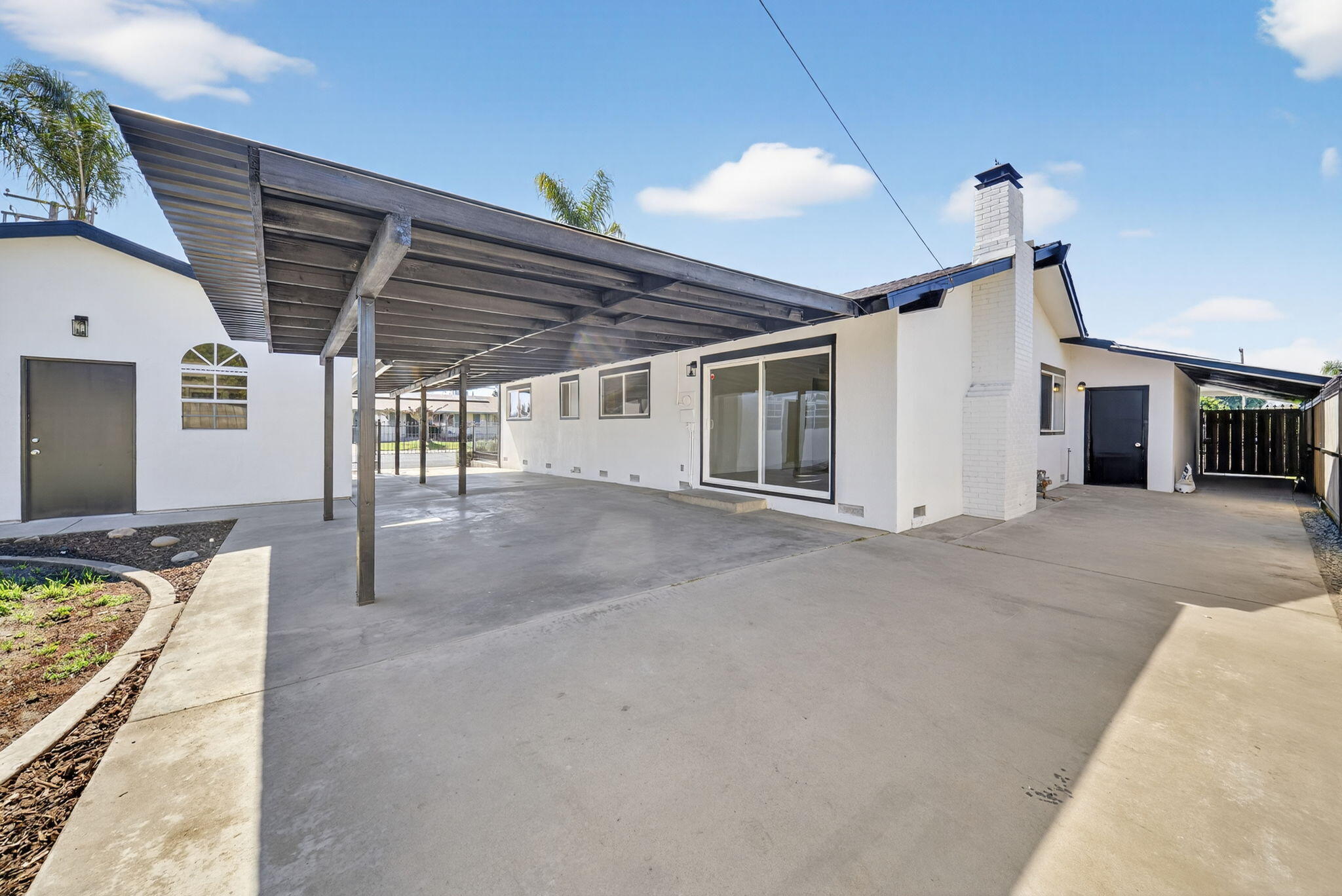 104 N Crumal St, Visalia, CA 93292