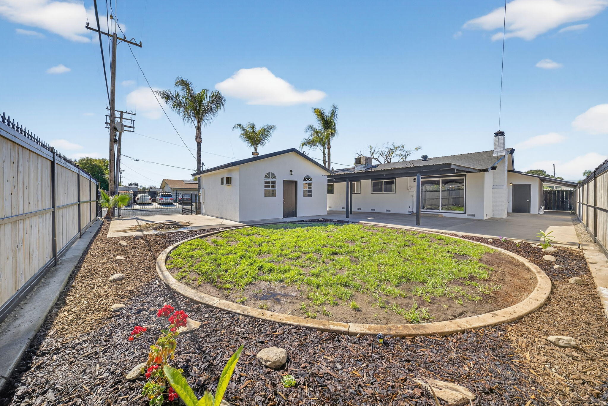 104 N Crumal St, Visalia, CA 93292