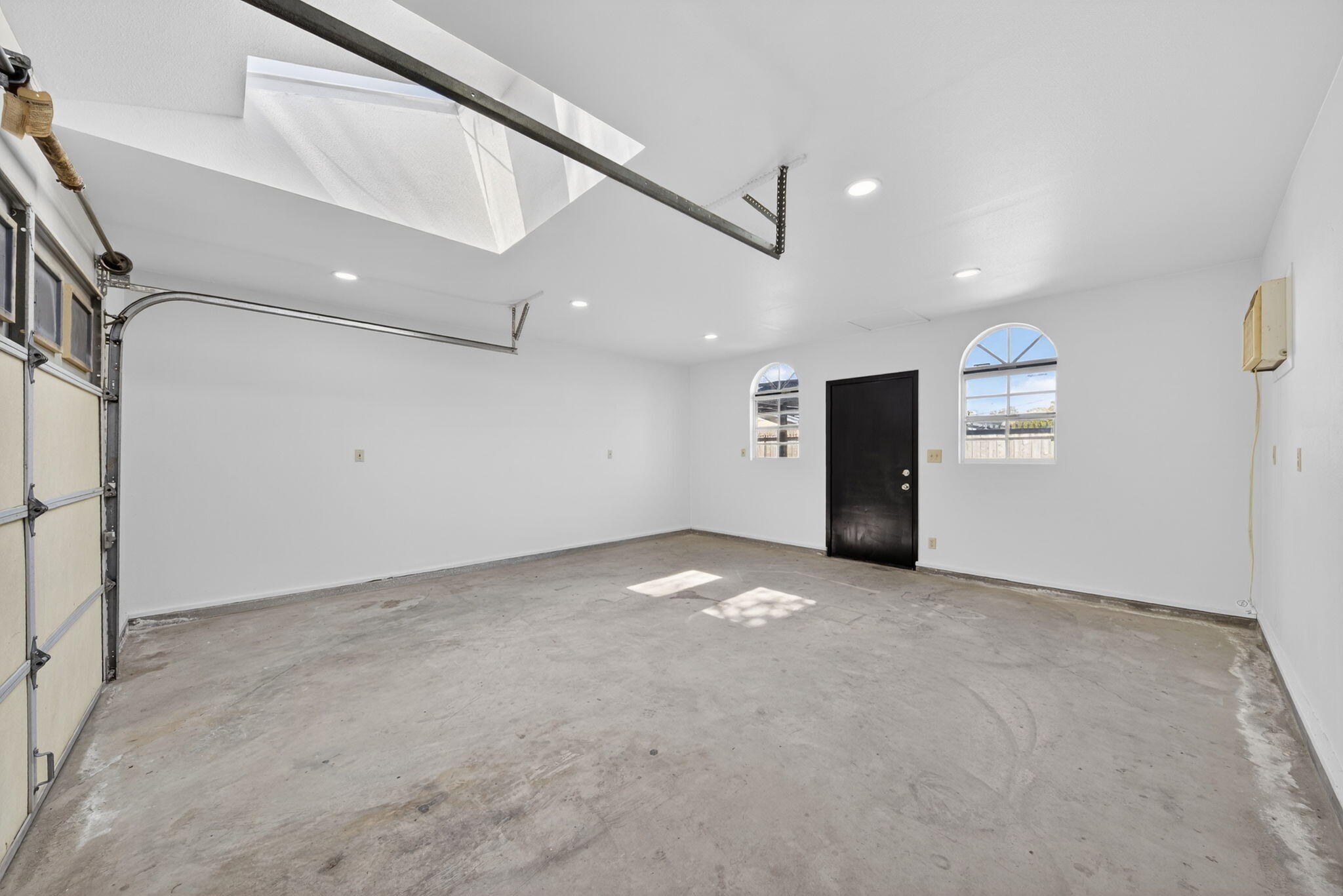 104 N Crumal St, Visalia, CA 93292