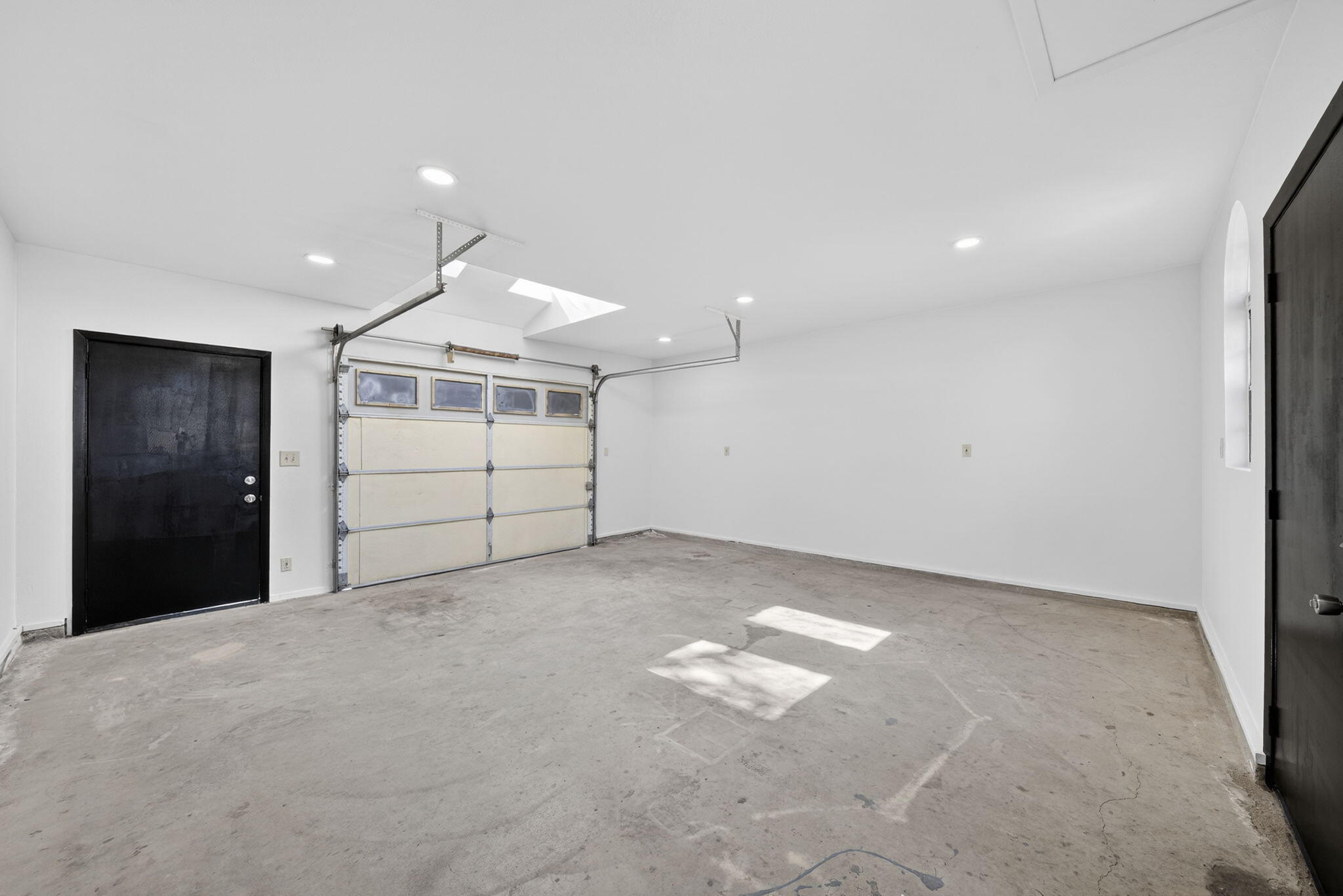 104 N Crumal St, Visalia, CA 93292