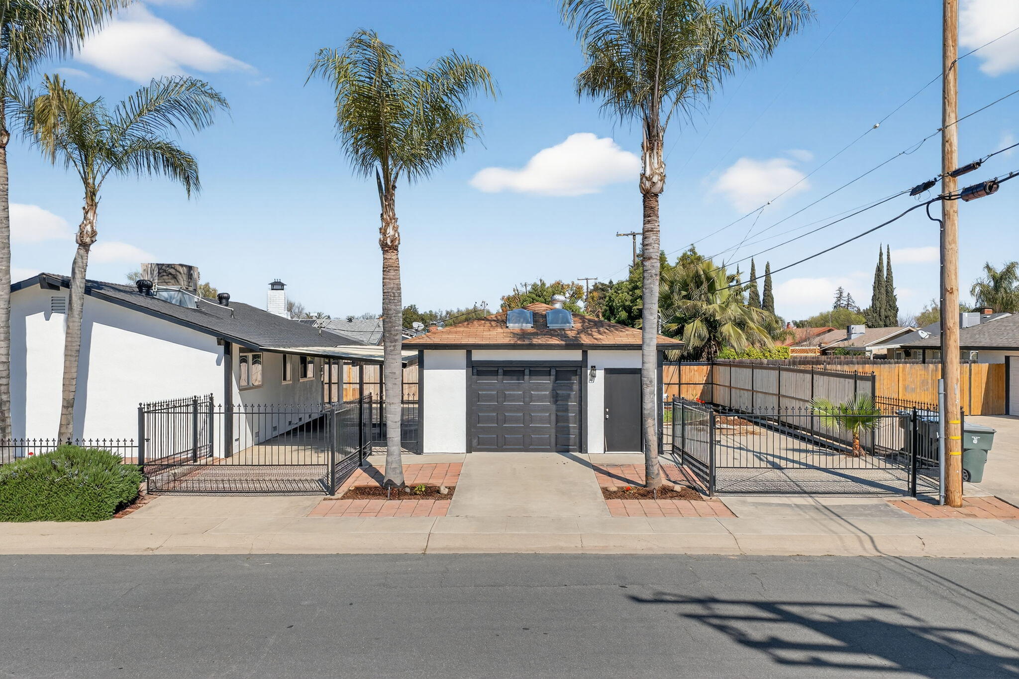 104 N Crumal St, Visalia, CA 93292