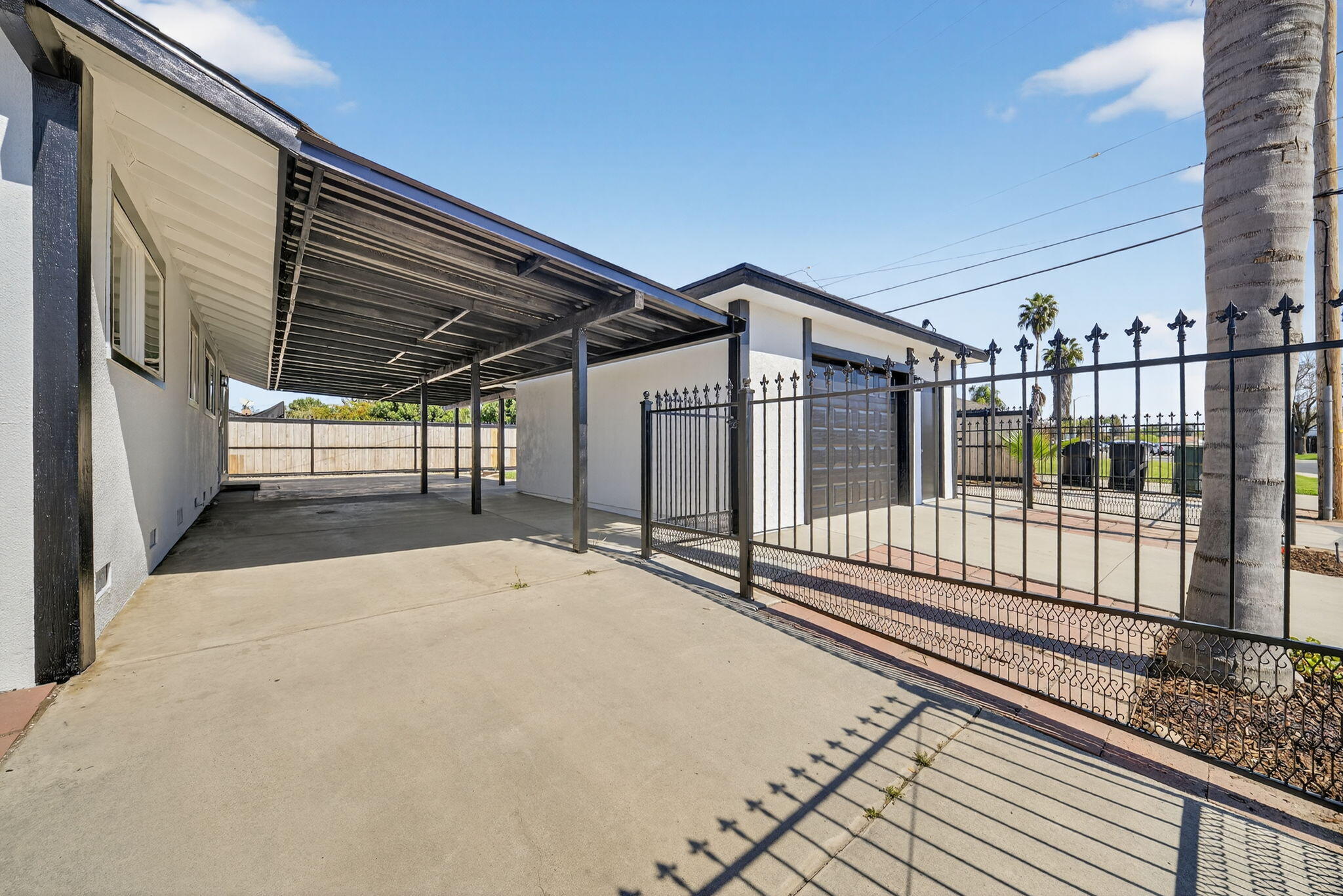 104 N Crumal St, Visalia, CA 93292